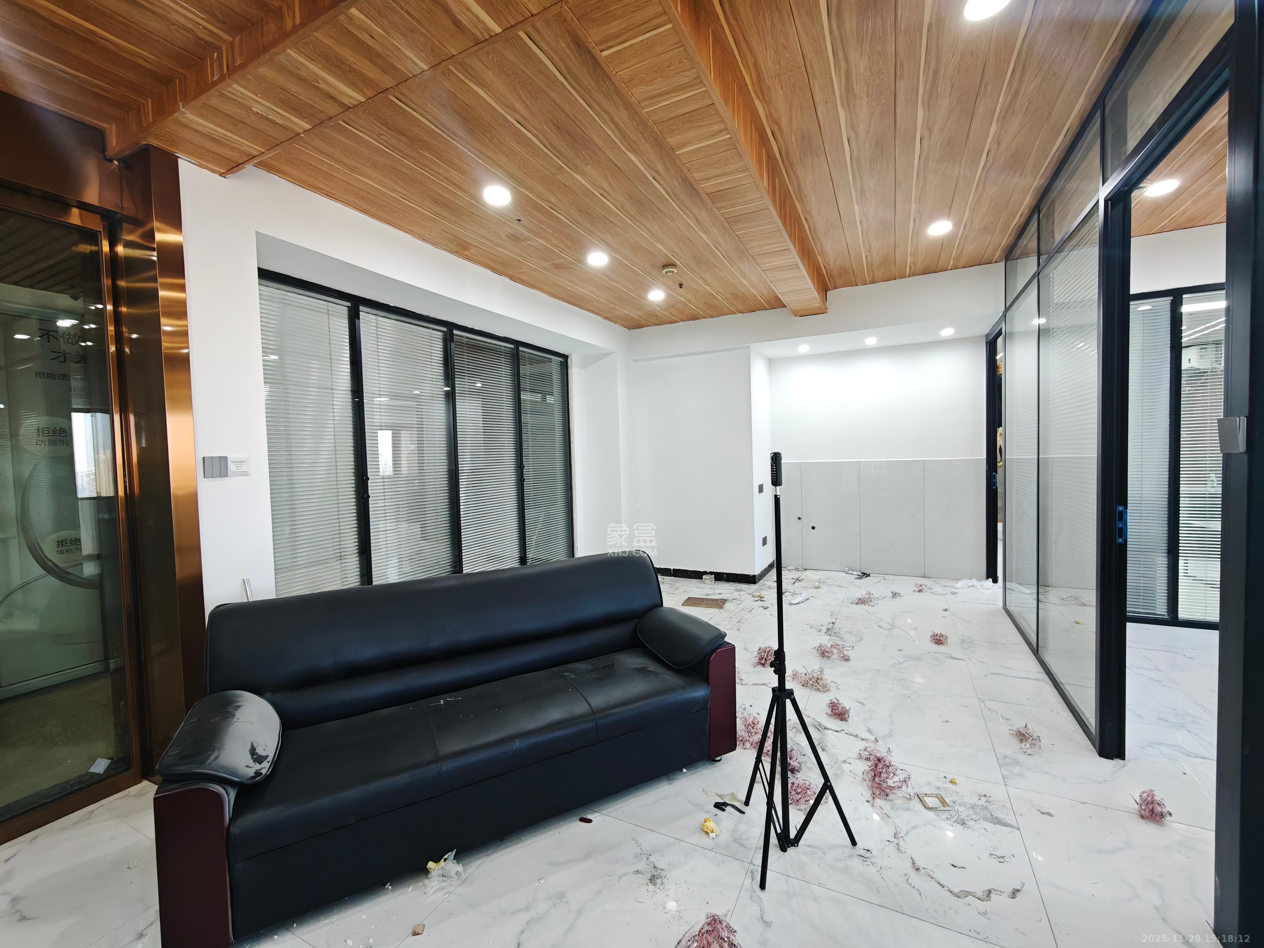 喜盈门范城  2室1厅1卫    7500.0元/月室内图