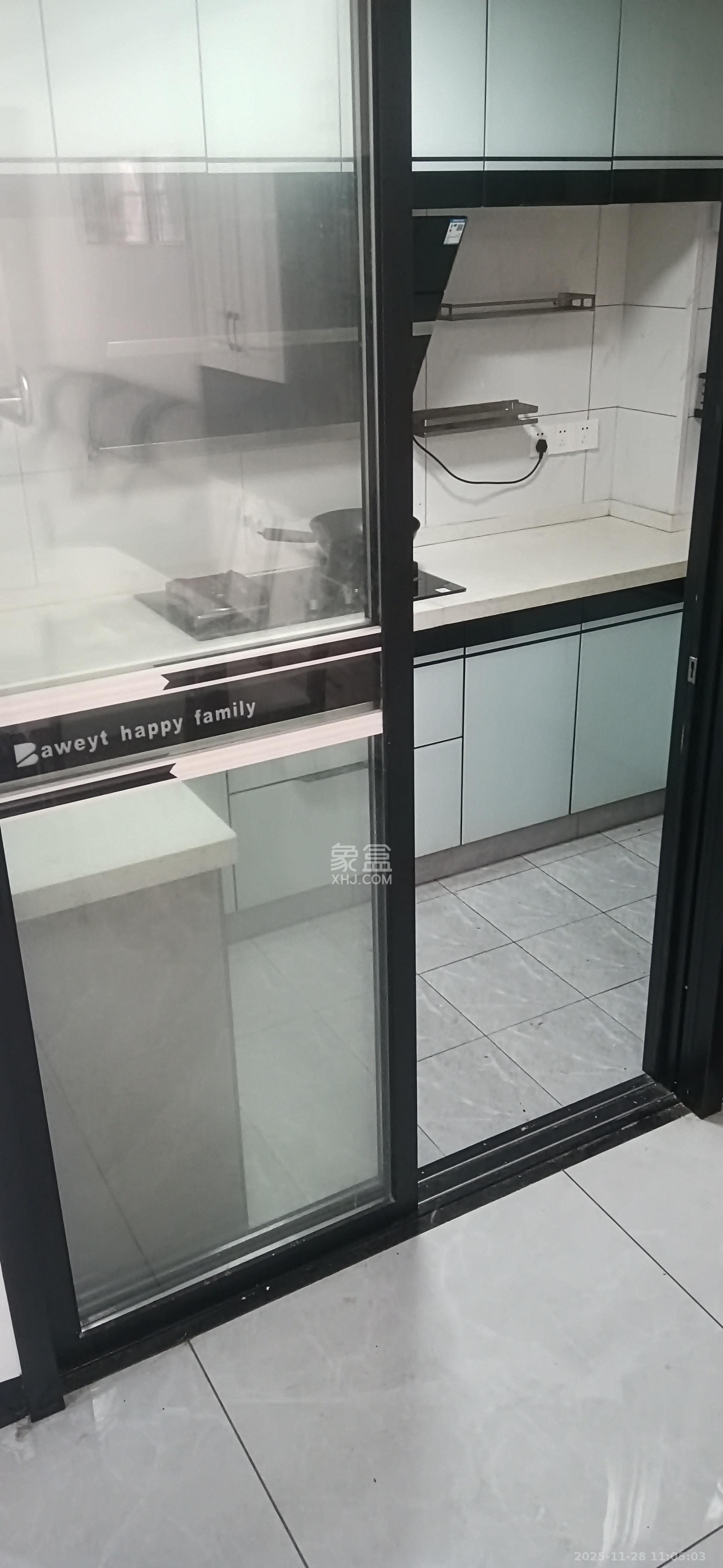 海伦春天  3室2厅1卫    2300.0元/月室内图