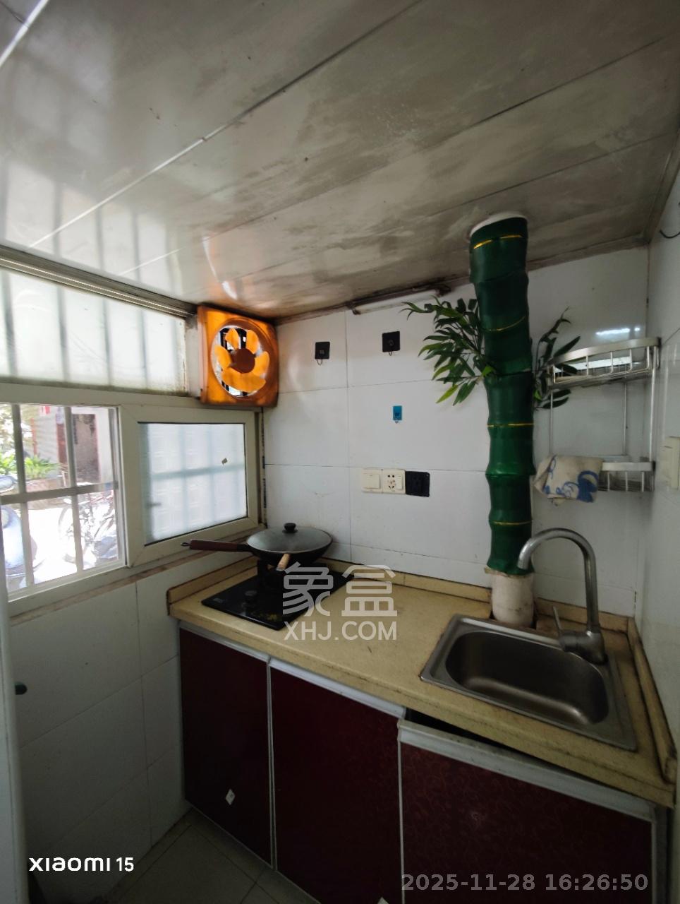 向韶村  1室1厅1卫    700.0元/月室内图