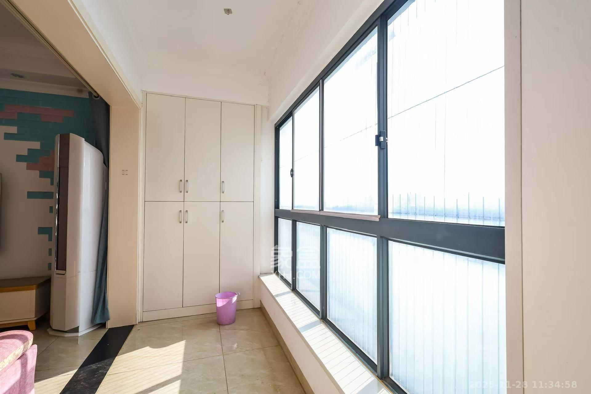 天麓尚层 3室2厅2卫 2200.0元/月 天麓尚层 3室2厅2卫 2200.0元/月小区图