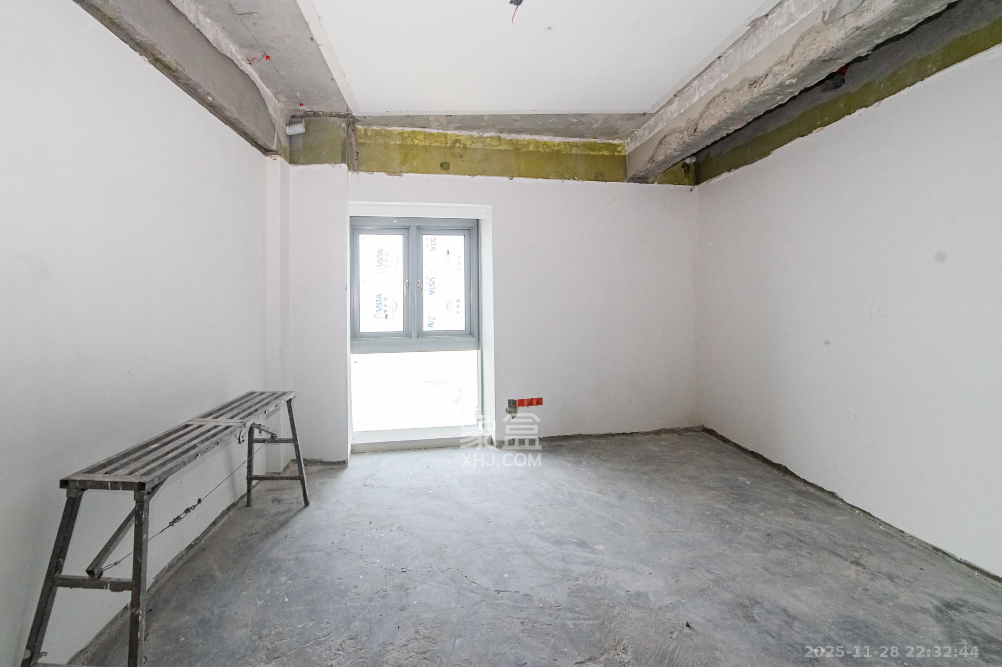 北辰定江洋 4室2厅2卫 648.0万 北辰定江洋 4室2厅2卫 648.0万卧室