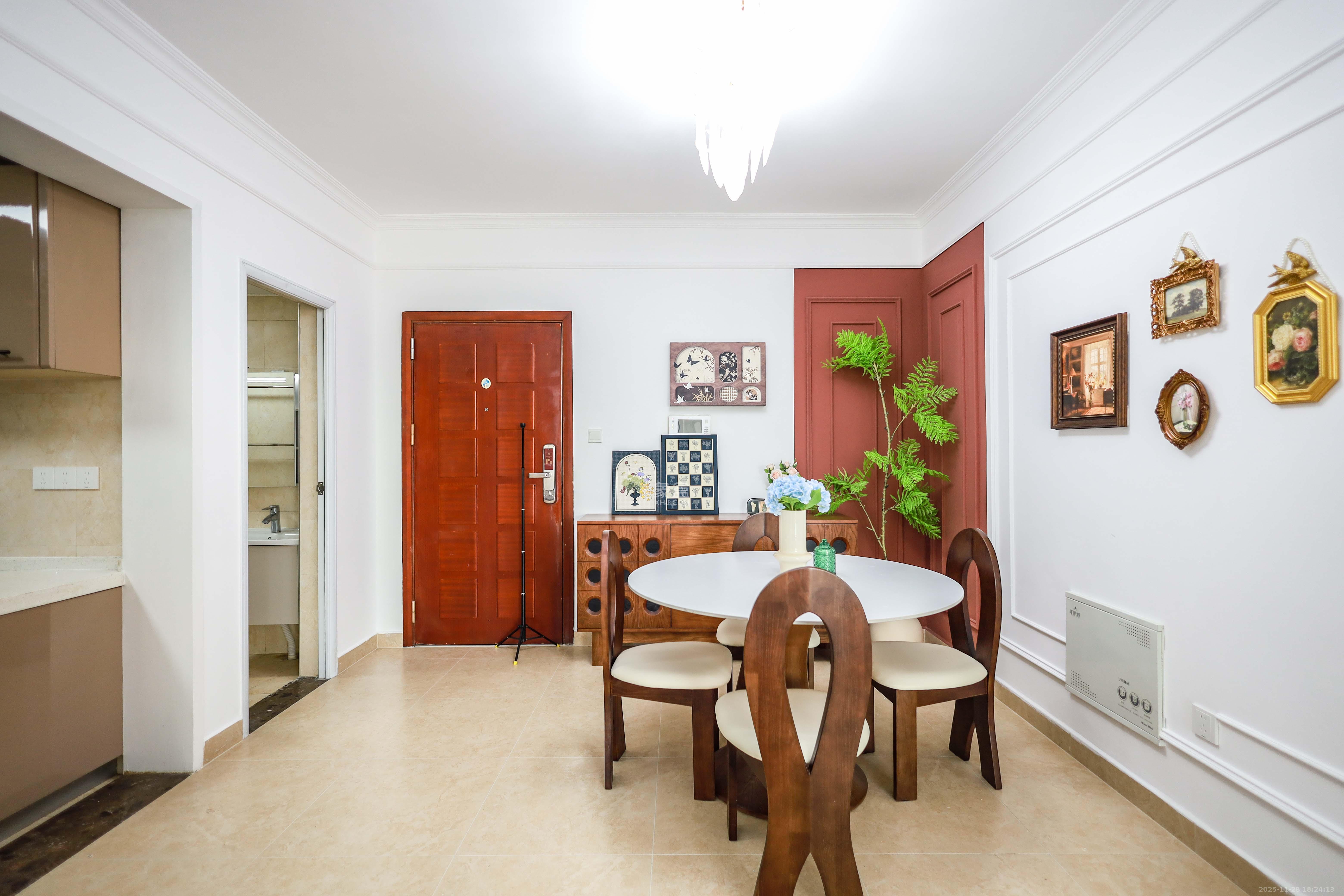 长房时代城 2室2厅1卫 88.0万 长房时代城 2室2厅1卫 88.0万客厅