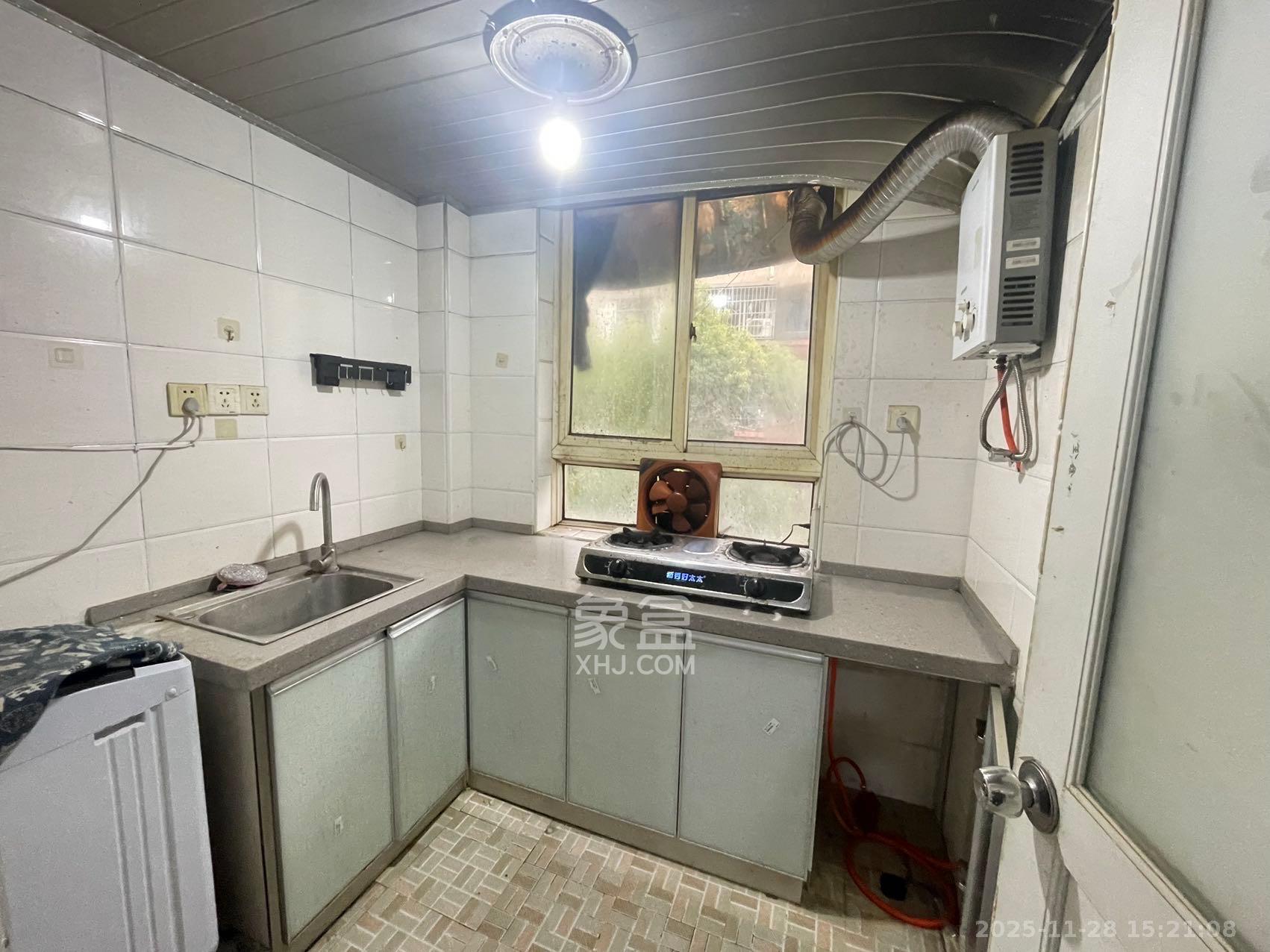 德政园  2室1厅1卫    1200.0元/月室内图