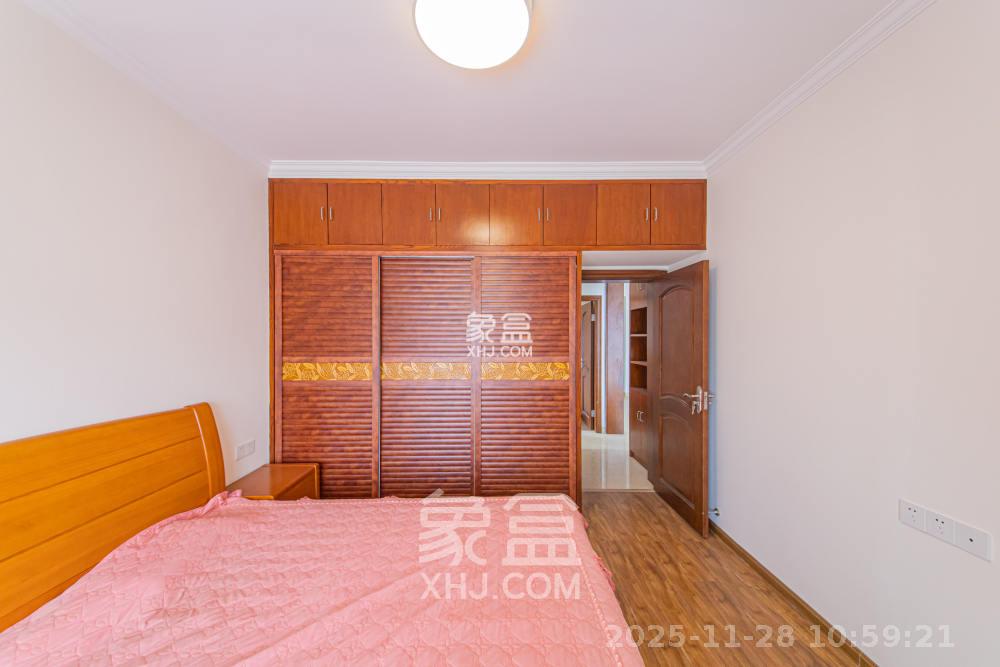 钱隆学府一、二期 3室2厅1卫 2300.0元/月 钱隆学府一、二期 3室2厅1卫 2300.0元/月室内图