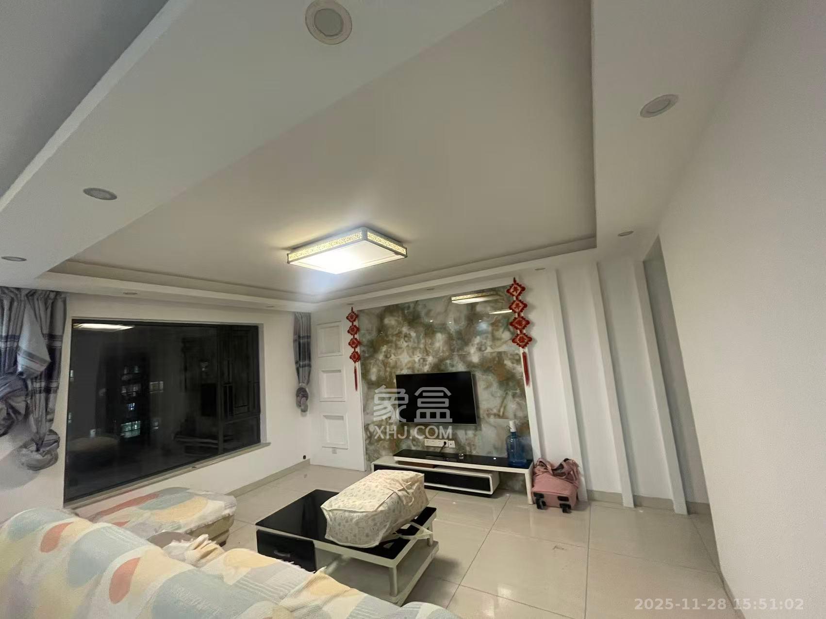 华润凤凰城二期 3室2厅2卫 2000.0元/月 华润凤凰城二期 3室2厅2卫 2000.0元/月室内图