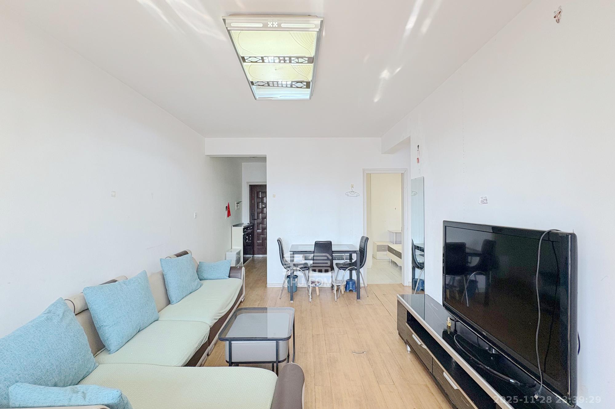 铂宫  2室1厅1卫    110.0万客厅