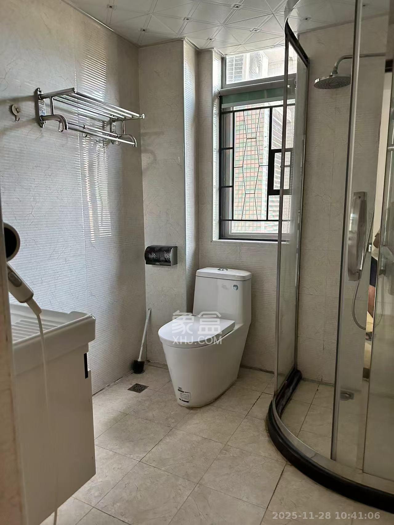 新城新世界一二三期 2室2厅1卫 2200.0元/月 新城新世界一二三期 2室2厅1卫 2200.0元/月室内图