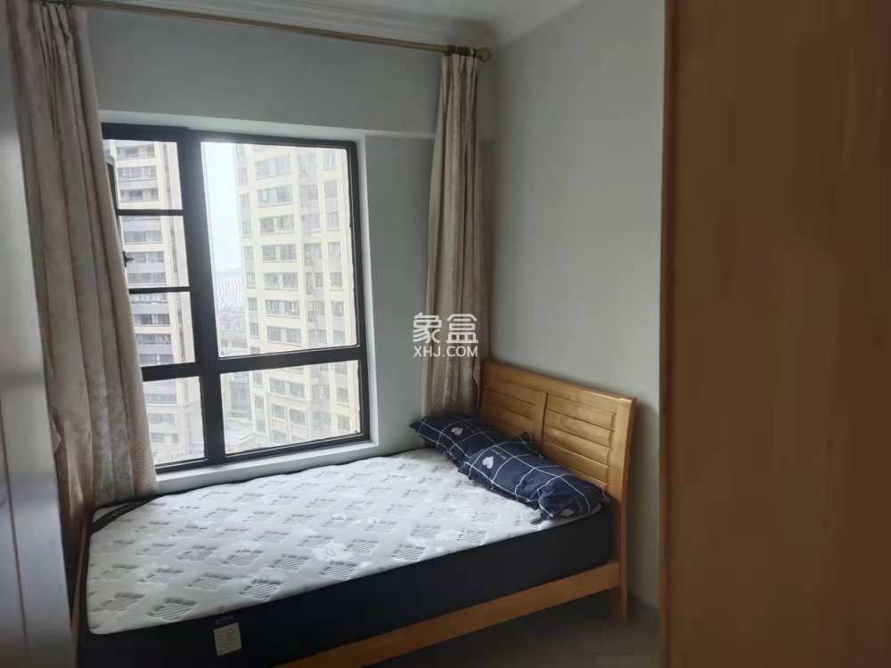 绿地海德公馆  3室2厅1卫    4000.0元/月室内图