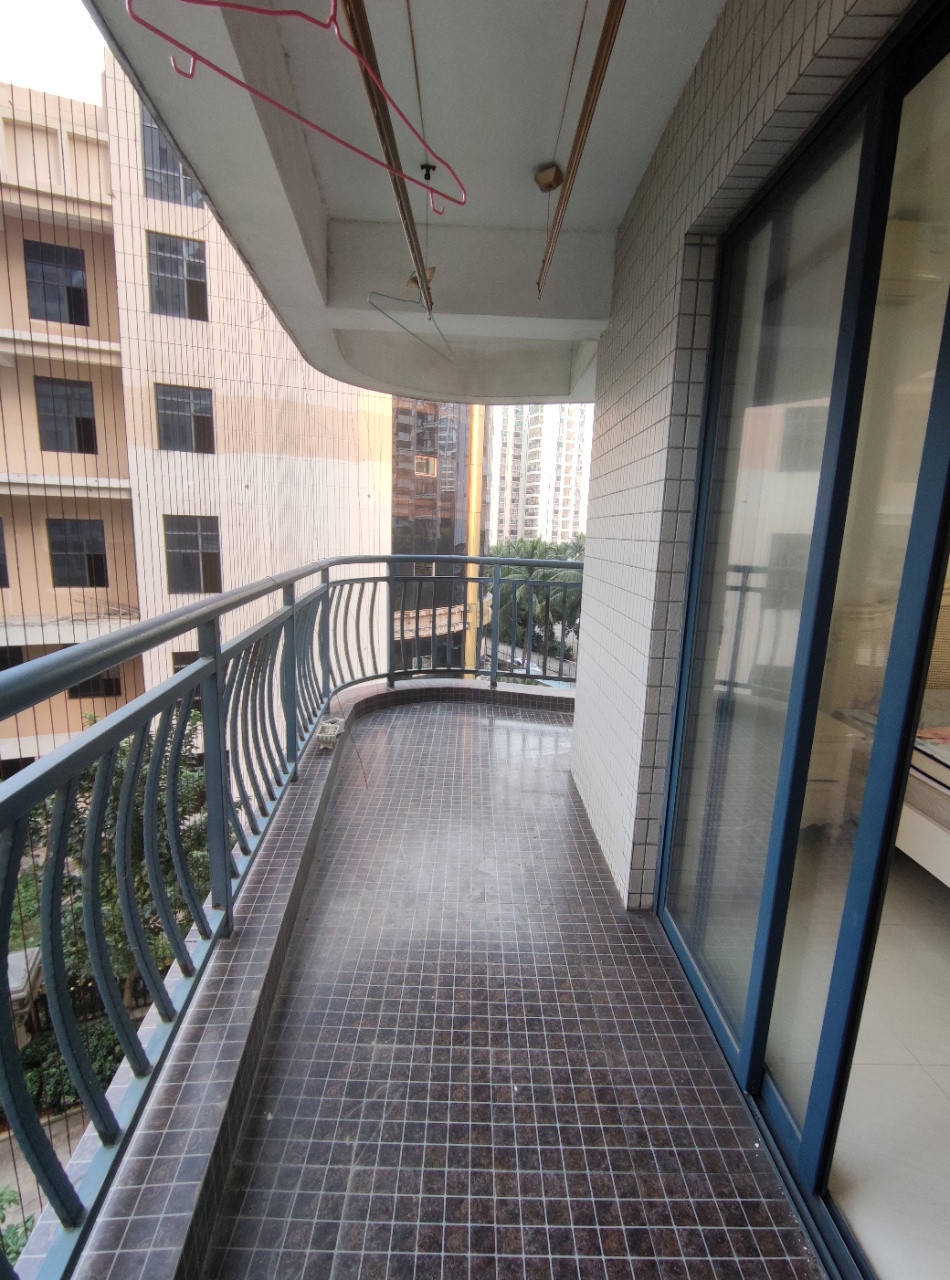 滨海贵族 3室2厅1卫 3500.0元/月 滨海贵族 3室2厅1卫 3500.0元/月室内图