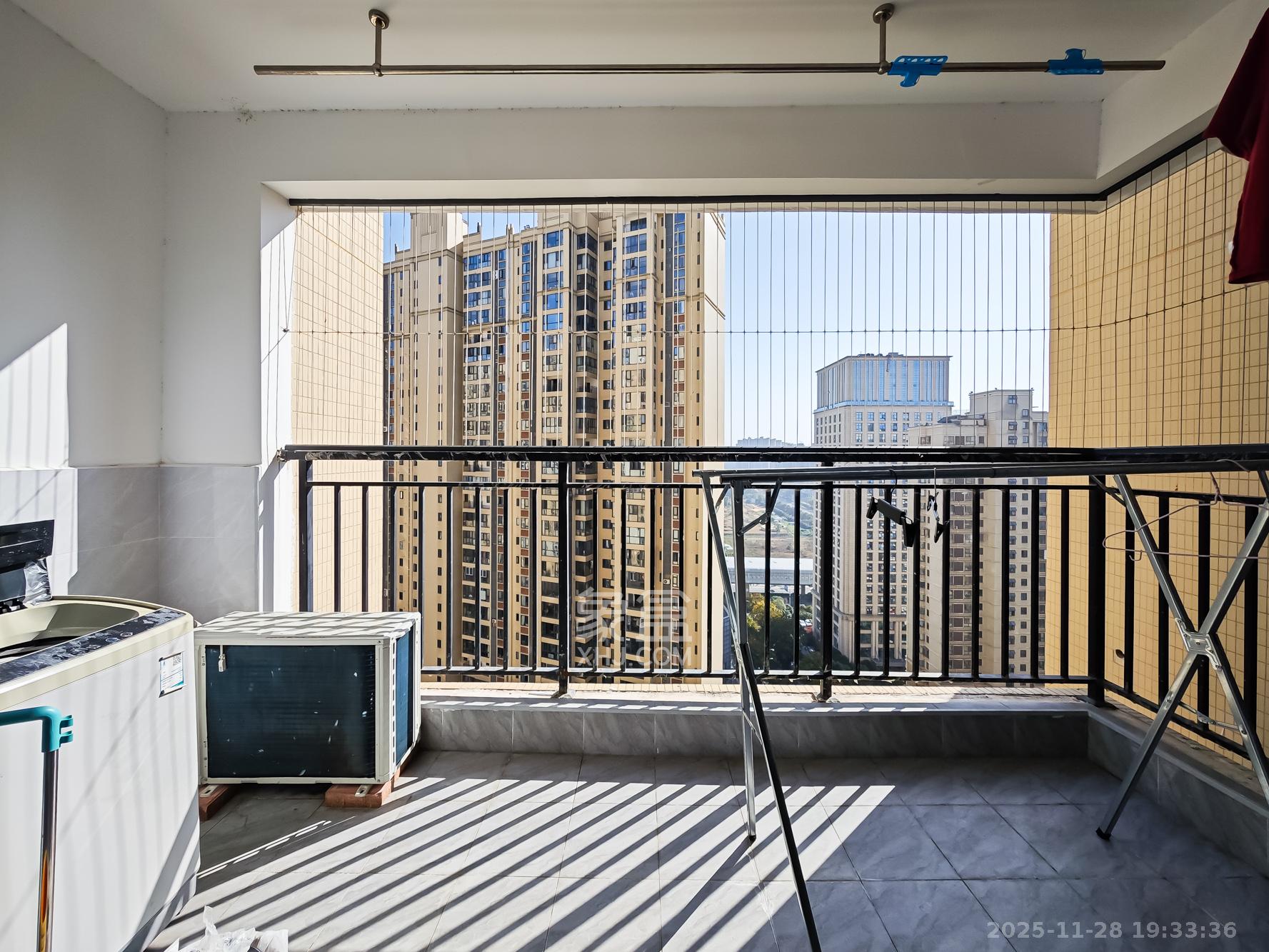 福晟钱隆国际（晟冉景苑）  4室2厅2卫    118.0万阳台