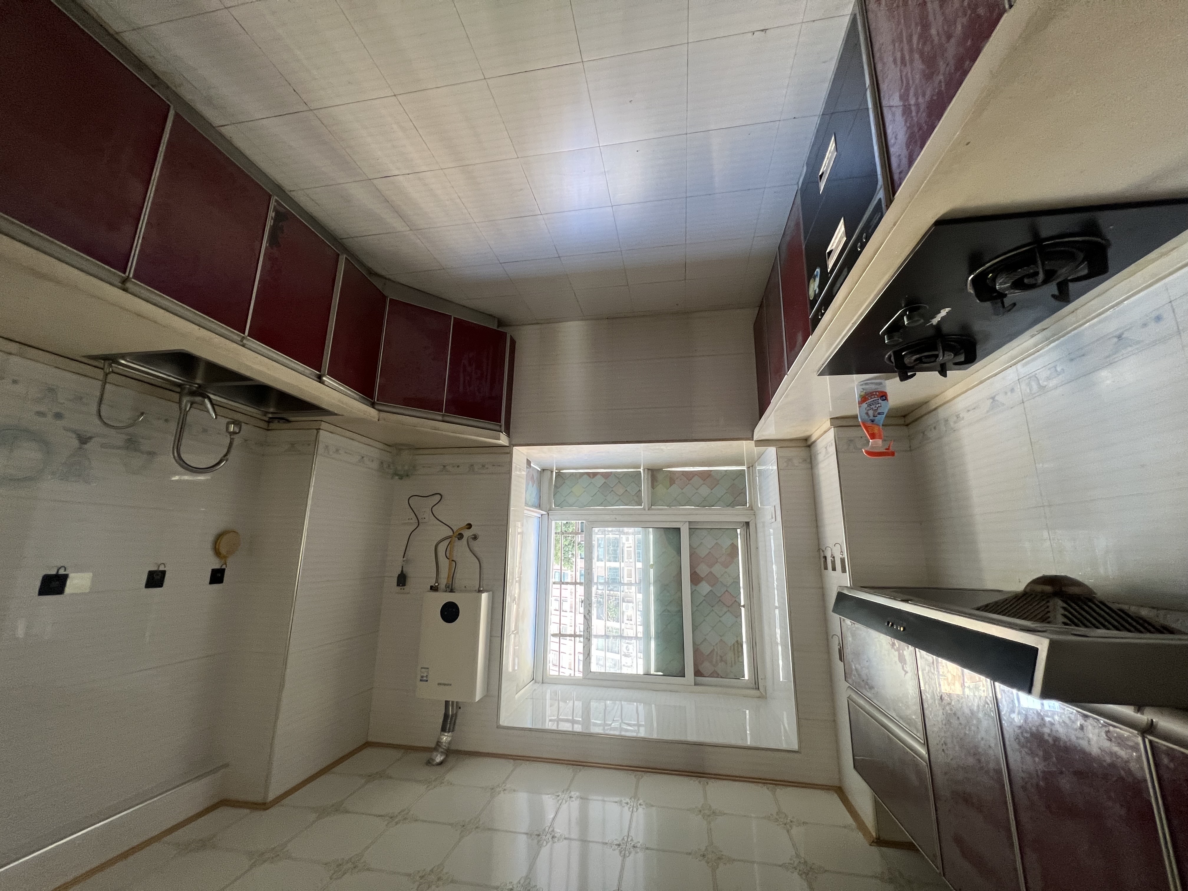 冠都现代城（冠都幸福彼岸）  3室2厅2卫    1700.0元/月室内图