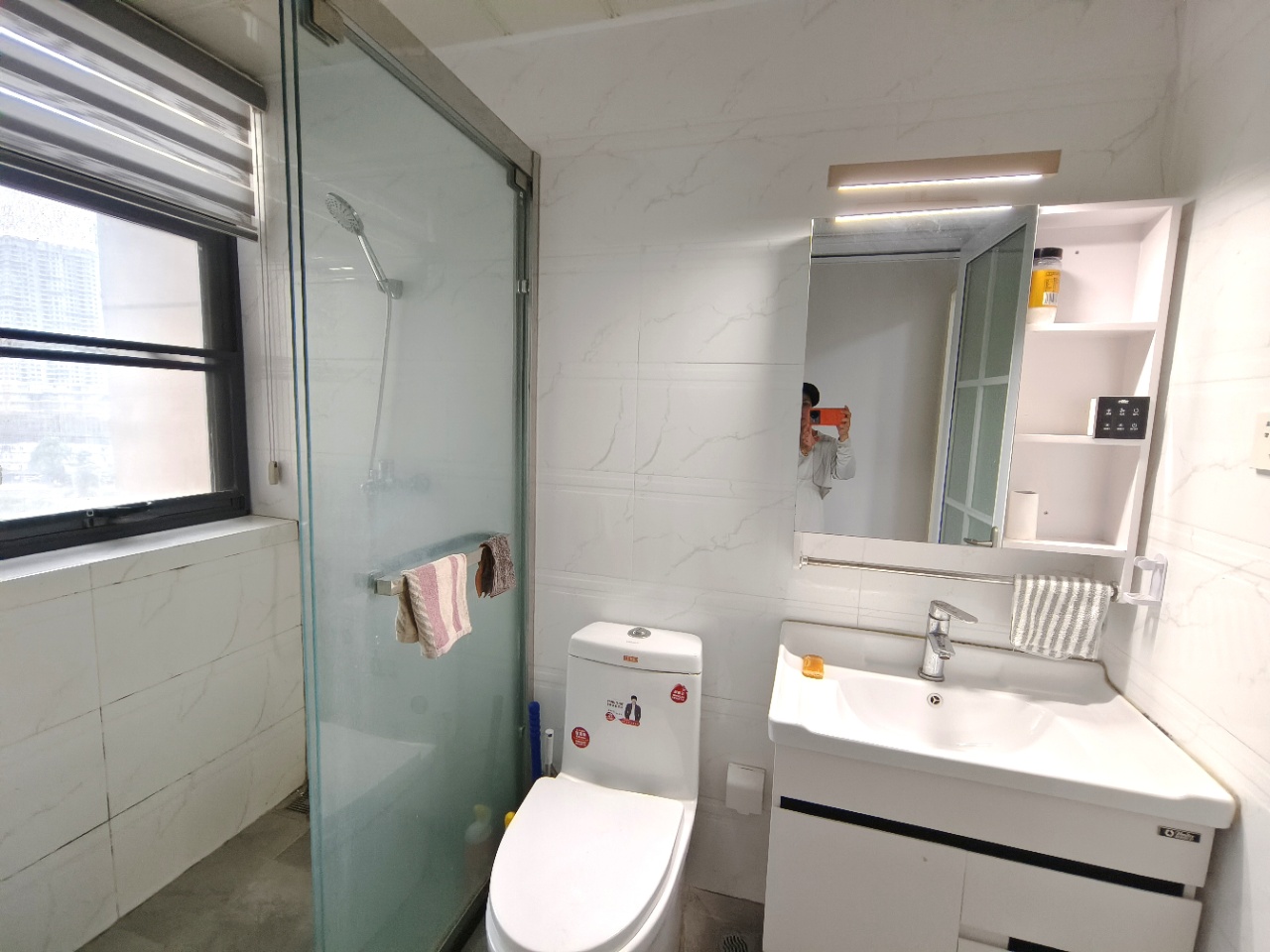 海航豪庭南苑 3室2厅2卫 268.0万 海航豪庭南苑 3室2厅2卫 268.0万客厅