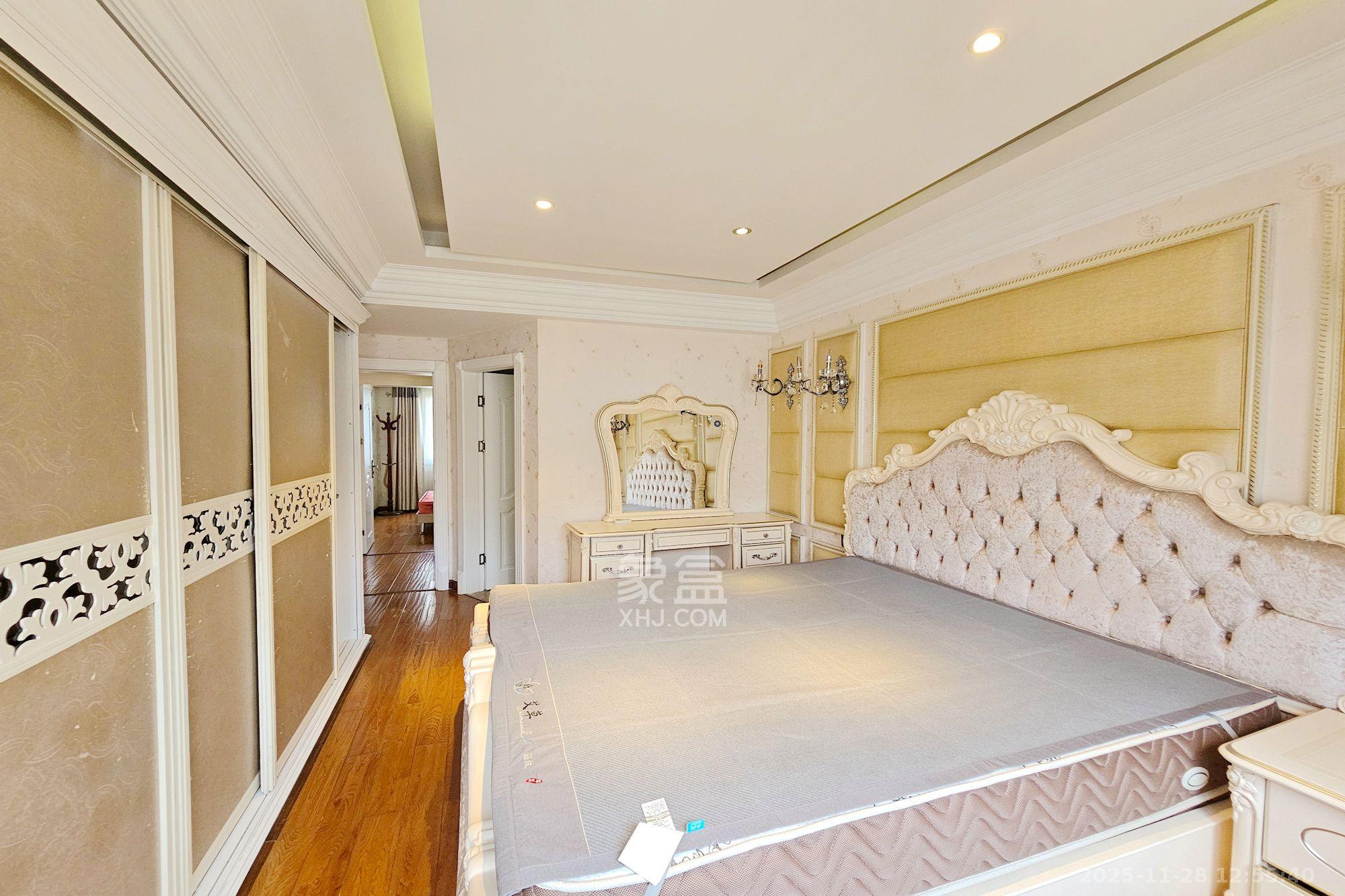 嘉宇盛世华章  3室2厅2卫    3700.0元/月室内图