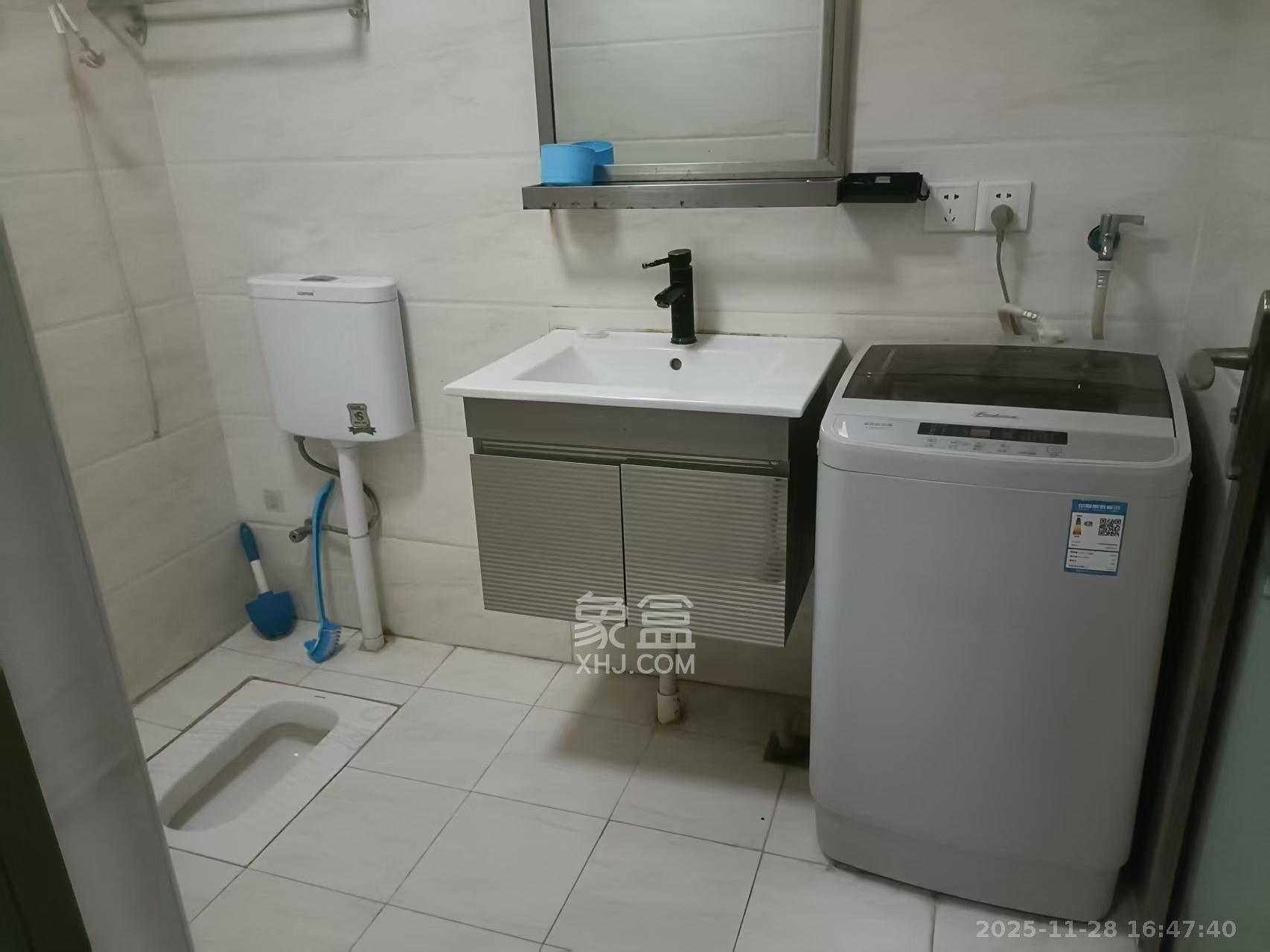 新世界广场 1室1厅1卫 1100.0元/月 新世界广场 1室1厅1卫 1100.0元/月室内图