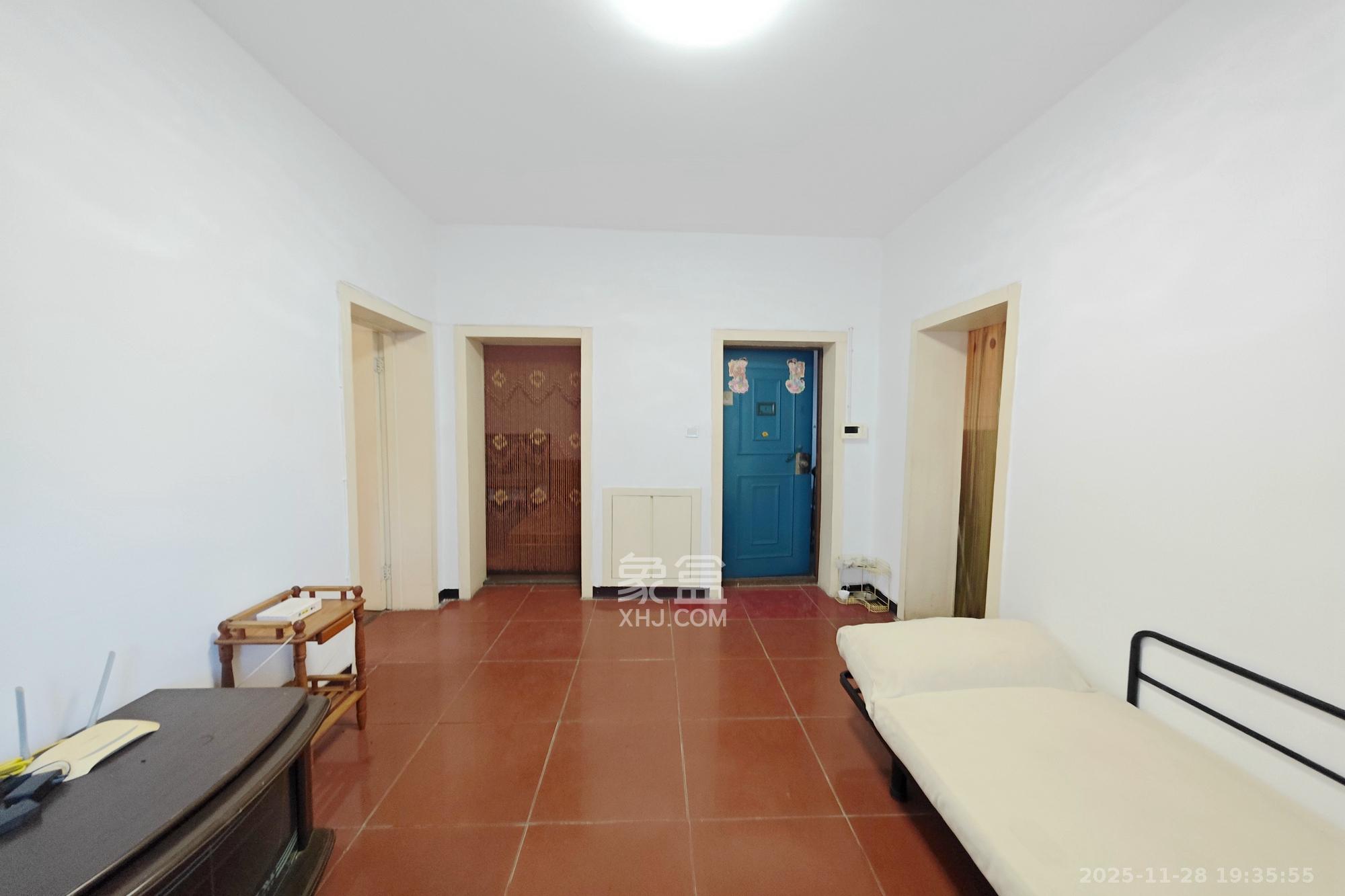 新华园  2室1厅1卫    39.0万客厅