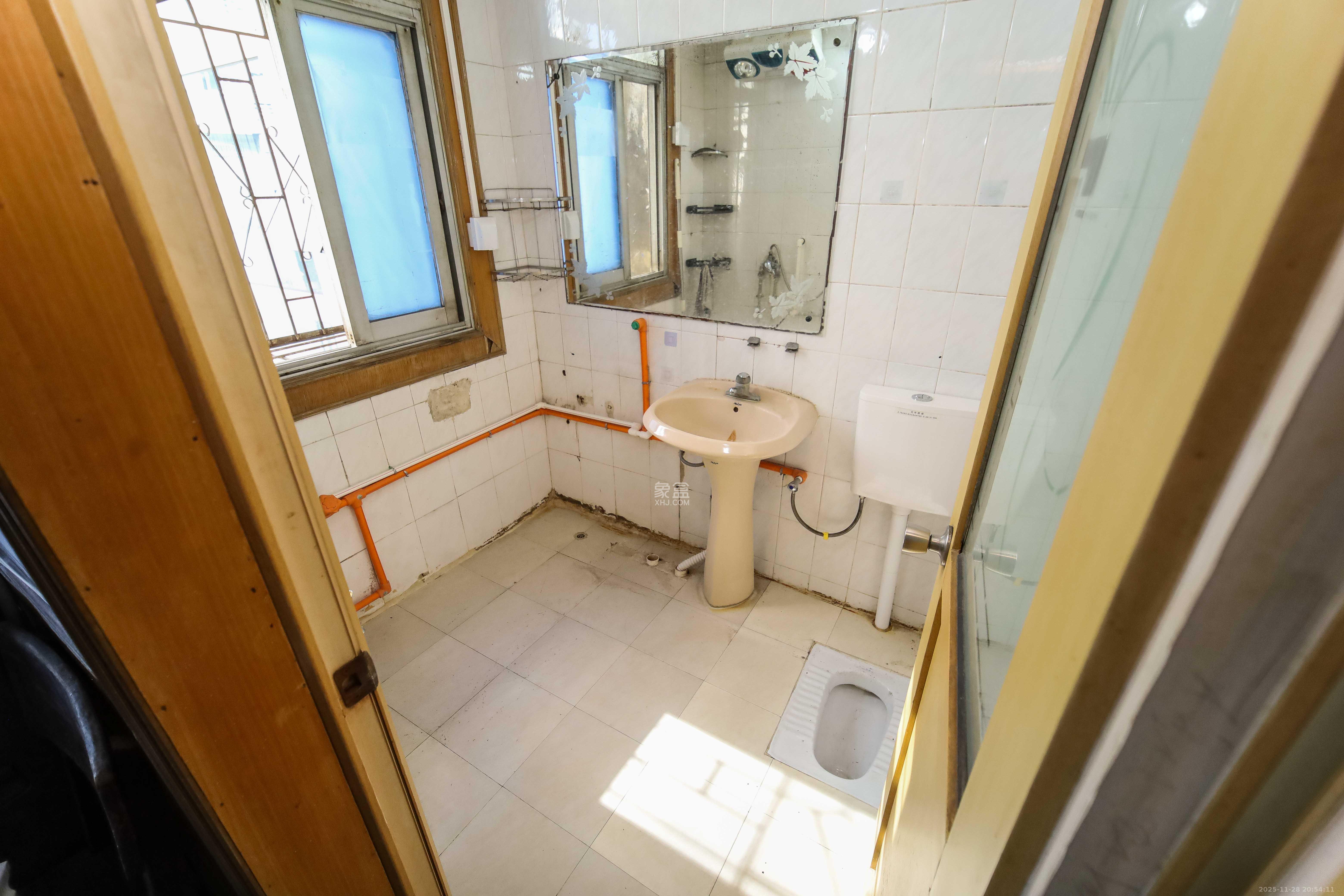 杨家山武警宿舍  3室2厅1卫    69.0万卫生间