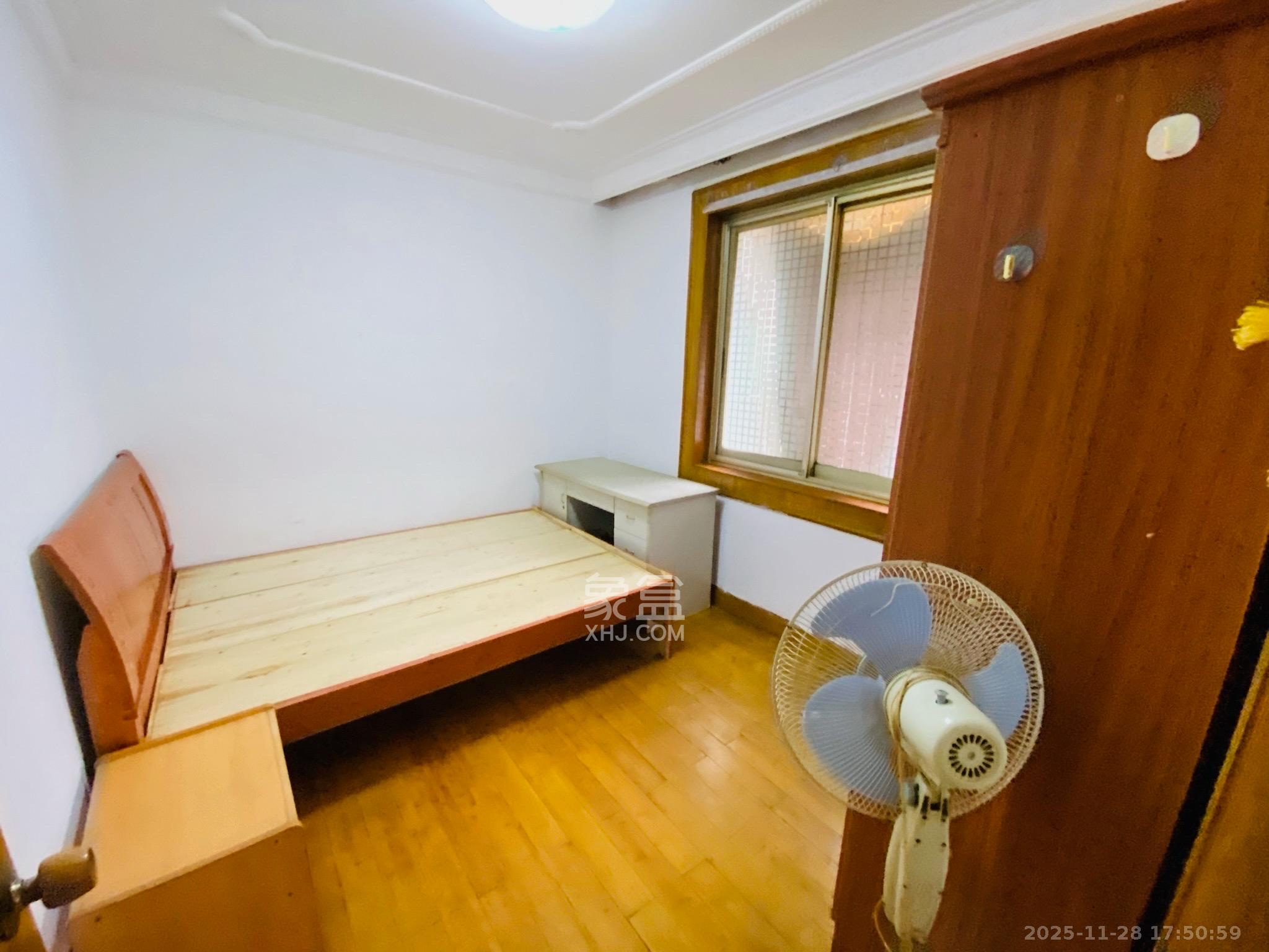 石子冲巷  1室1厅1卫    1700.0元/月室内图