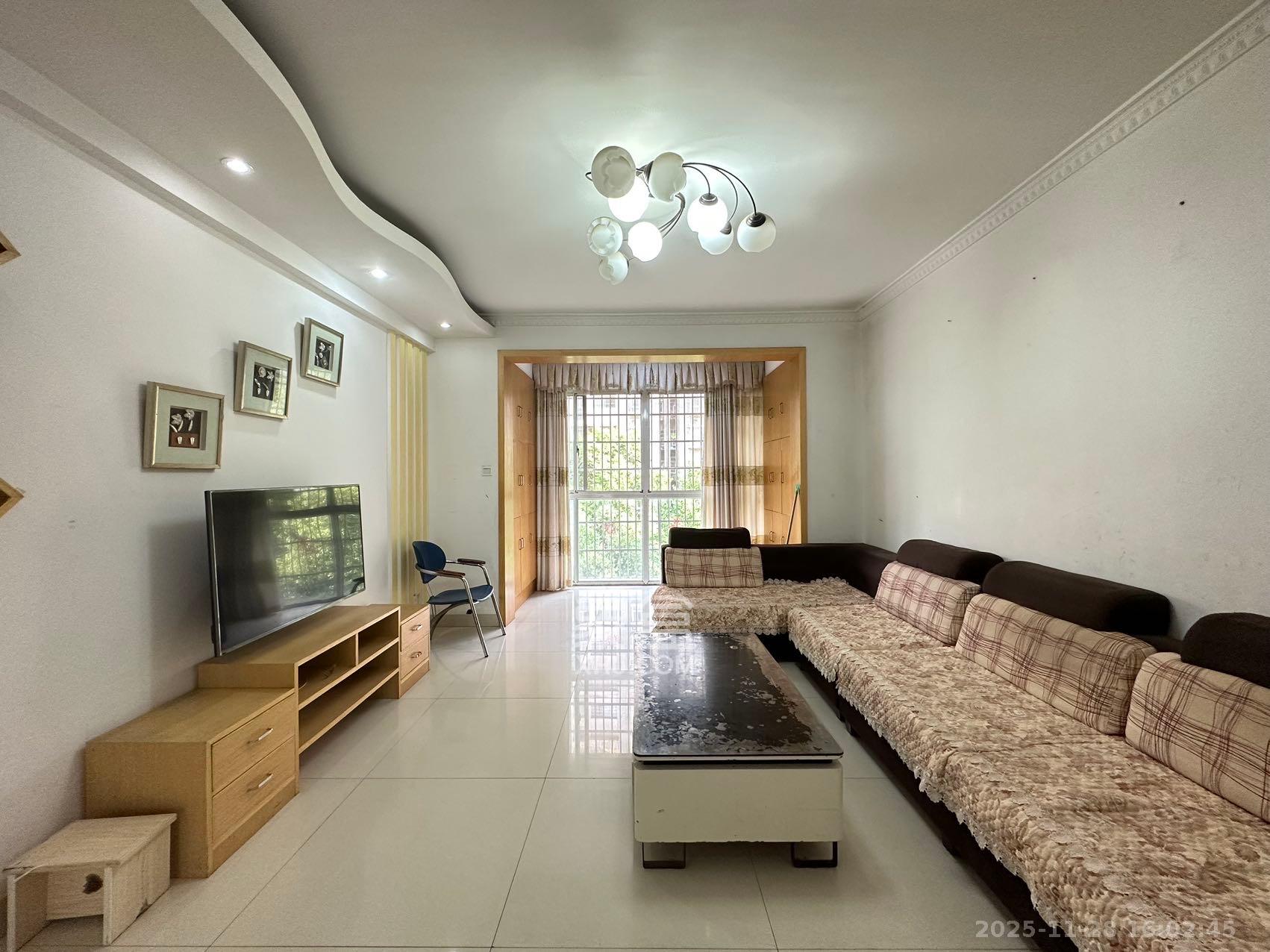 金领公寓(金荣公寓) 3室2厅2卫 2500.0元/月 金领公寓(金荣公寓) 3室2厅2卫 2500.0元/月室内图