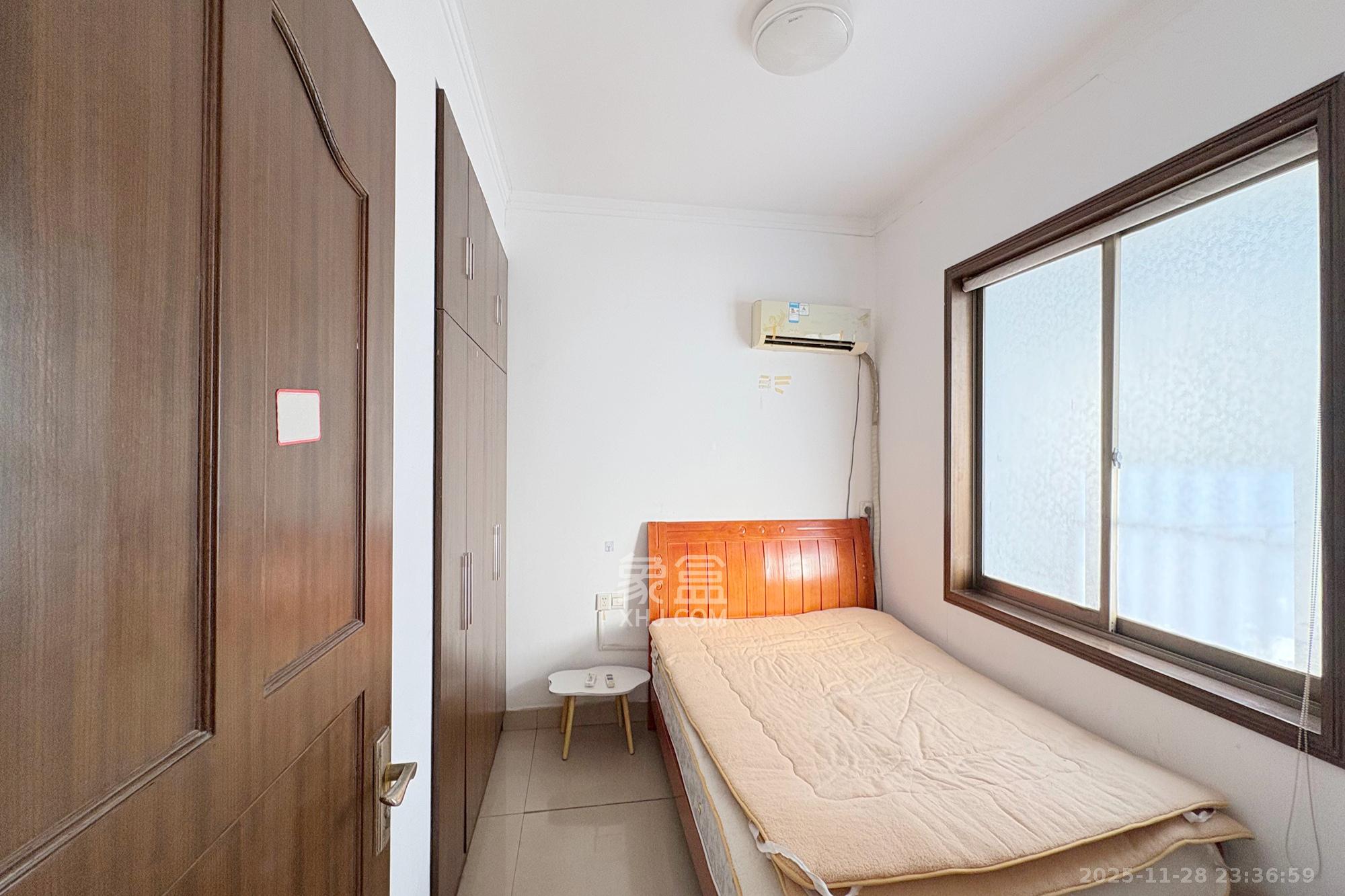 东南明苑  3室0厅0卫    128.0万其他