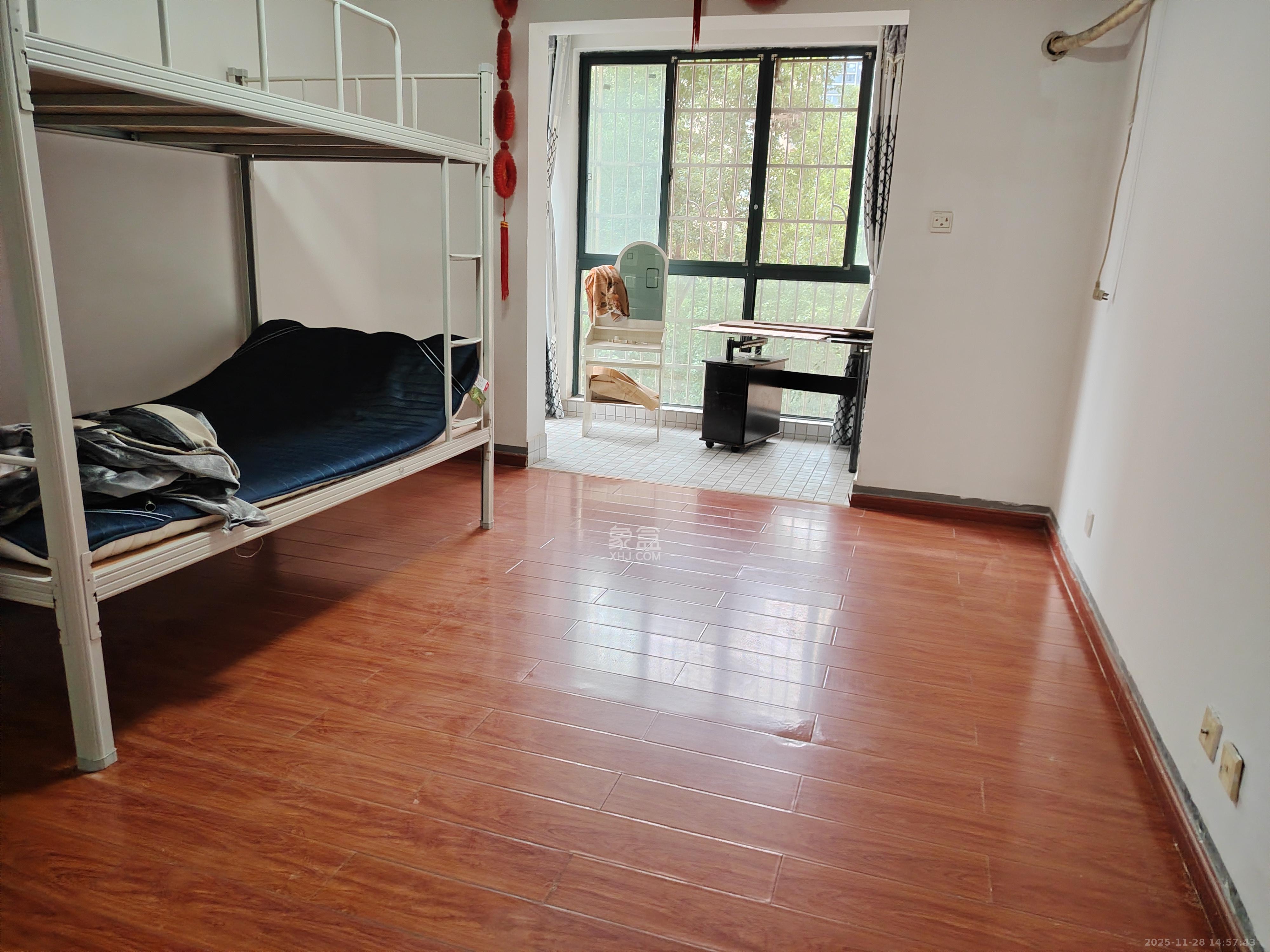 岳华嘉园 3室2厅2卫 2000.0元/月 岳华嘉园 3室2厅2卫 2000.0元/月室内图