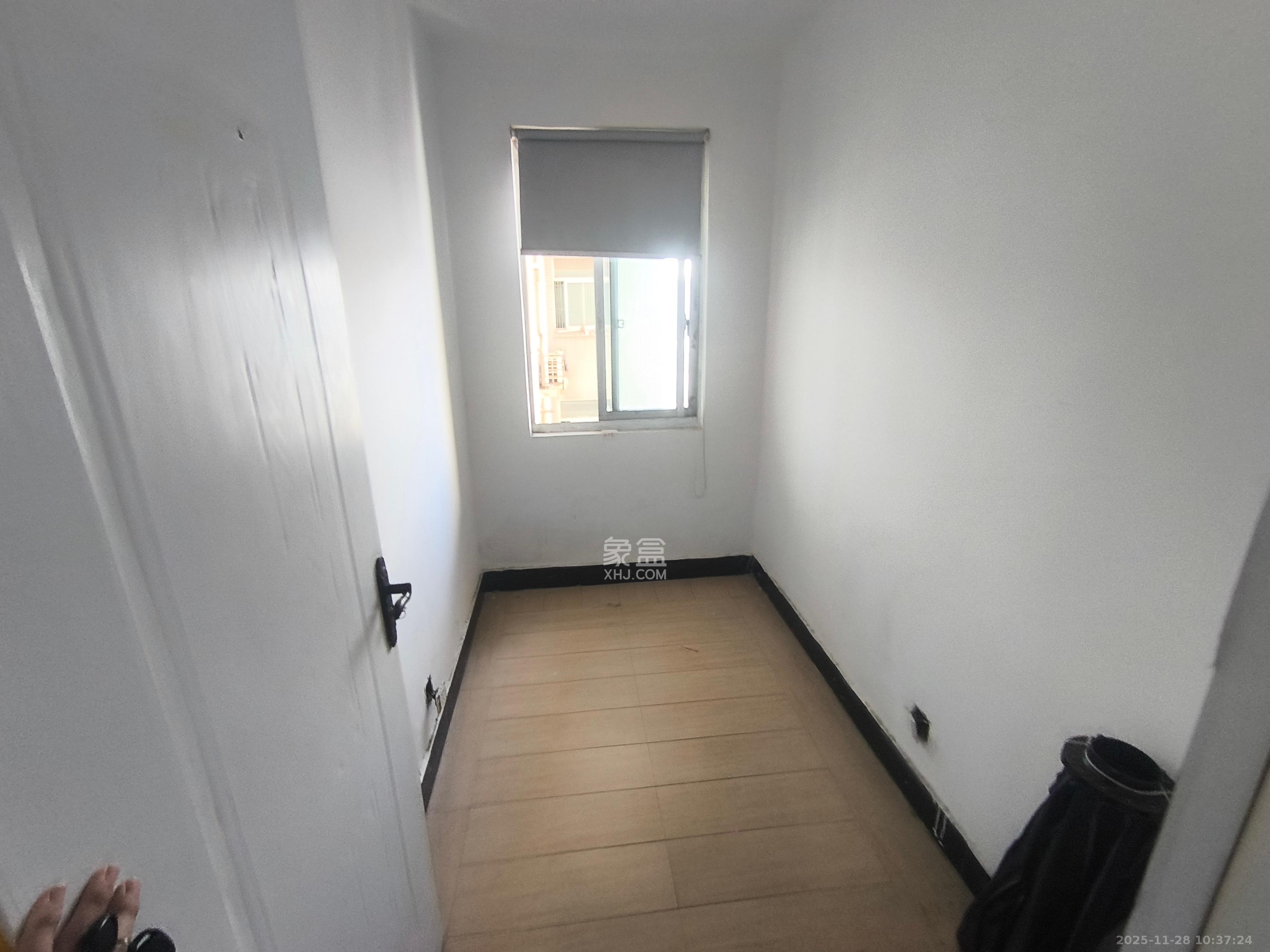 高桥现代商贸城 1室2厅1卫 4500.0元/月 高桥现代商贸城 1室2厅1卫 4500.0元/月室内图