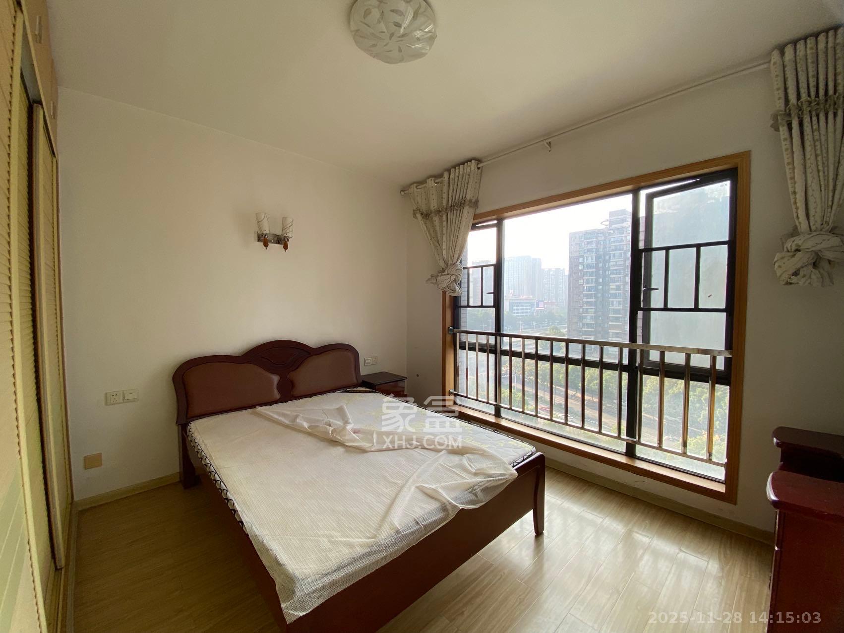 和庄  3室2厅2卫    2000.0元/月室内图