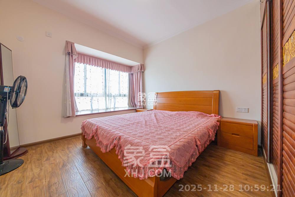 钱隆学府一、二期 3室2厅1卫 2300.0元/月 钱隆学府一、二期 3室2厅1卫 2300.0元/月室内图