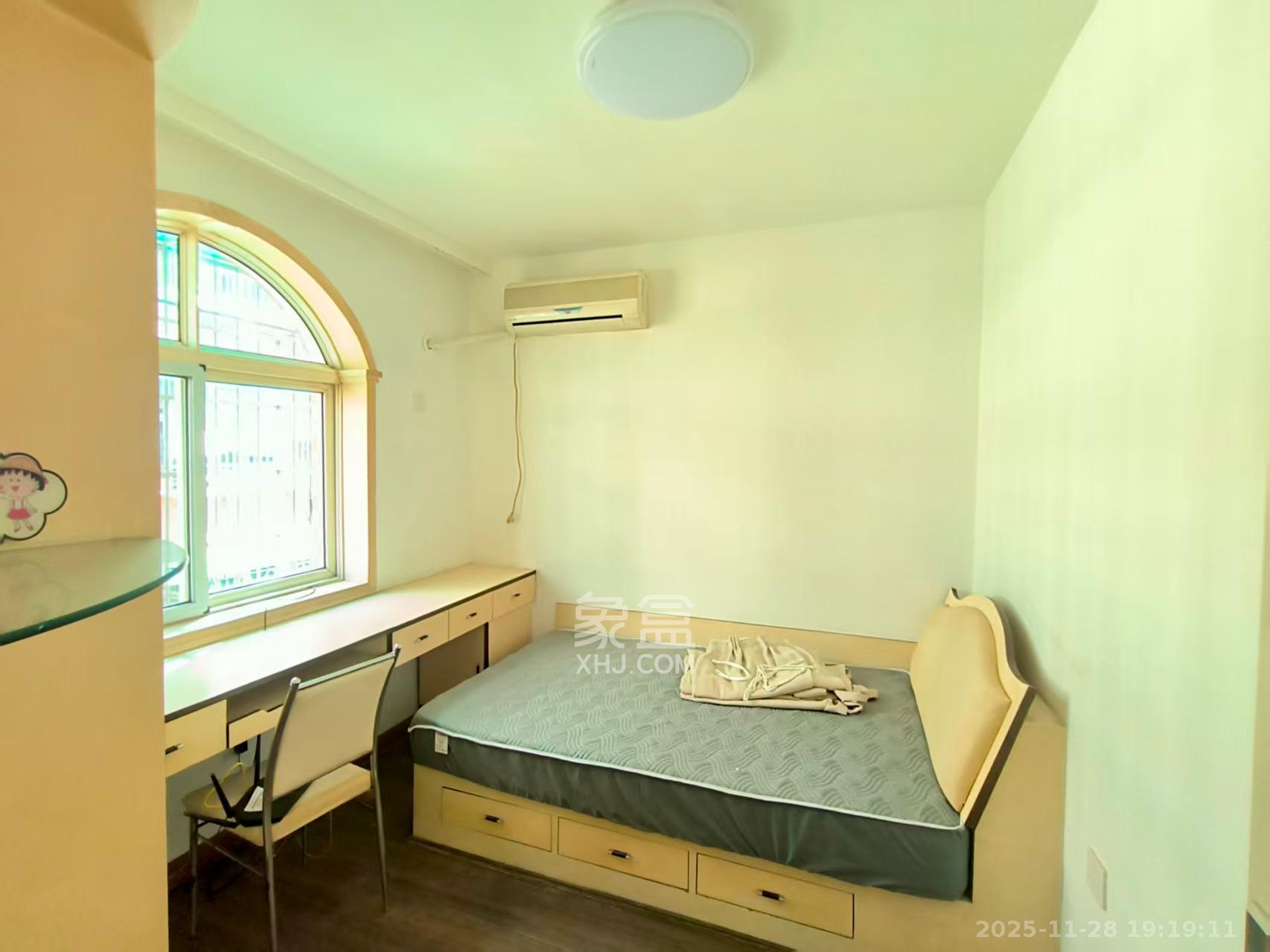 枣子园小区  1室2厅2卫    2500.0元/月