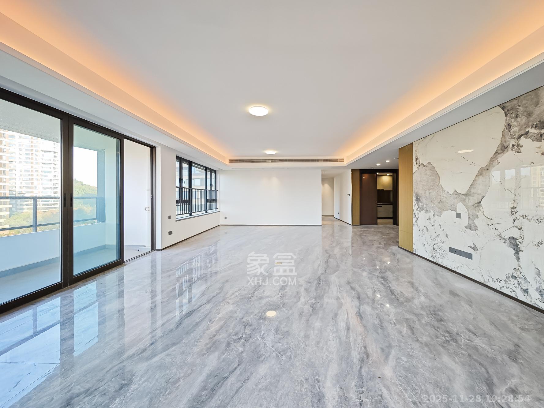 中欣楚天御府B区观澜 4室2厅2卫 450.0万 中欣楚天御府B区观澜 4室2厅2卫 450.0万客厅