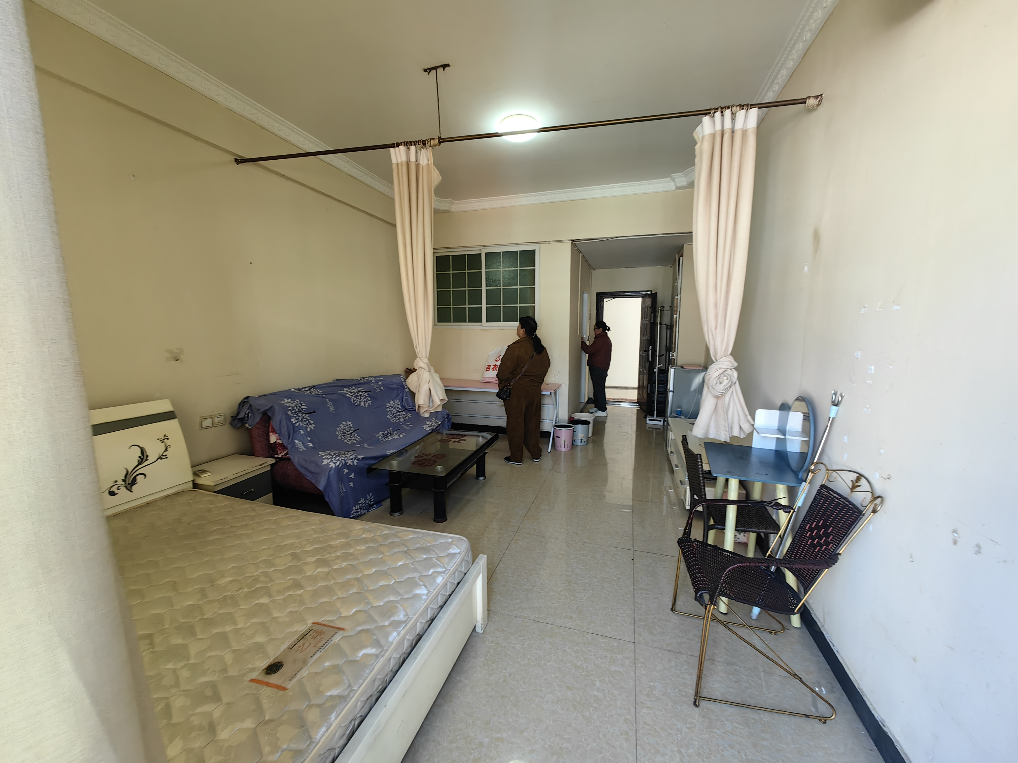 维港十字街  1室1厅1卫    900.0元/月室内图