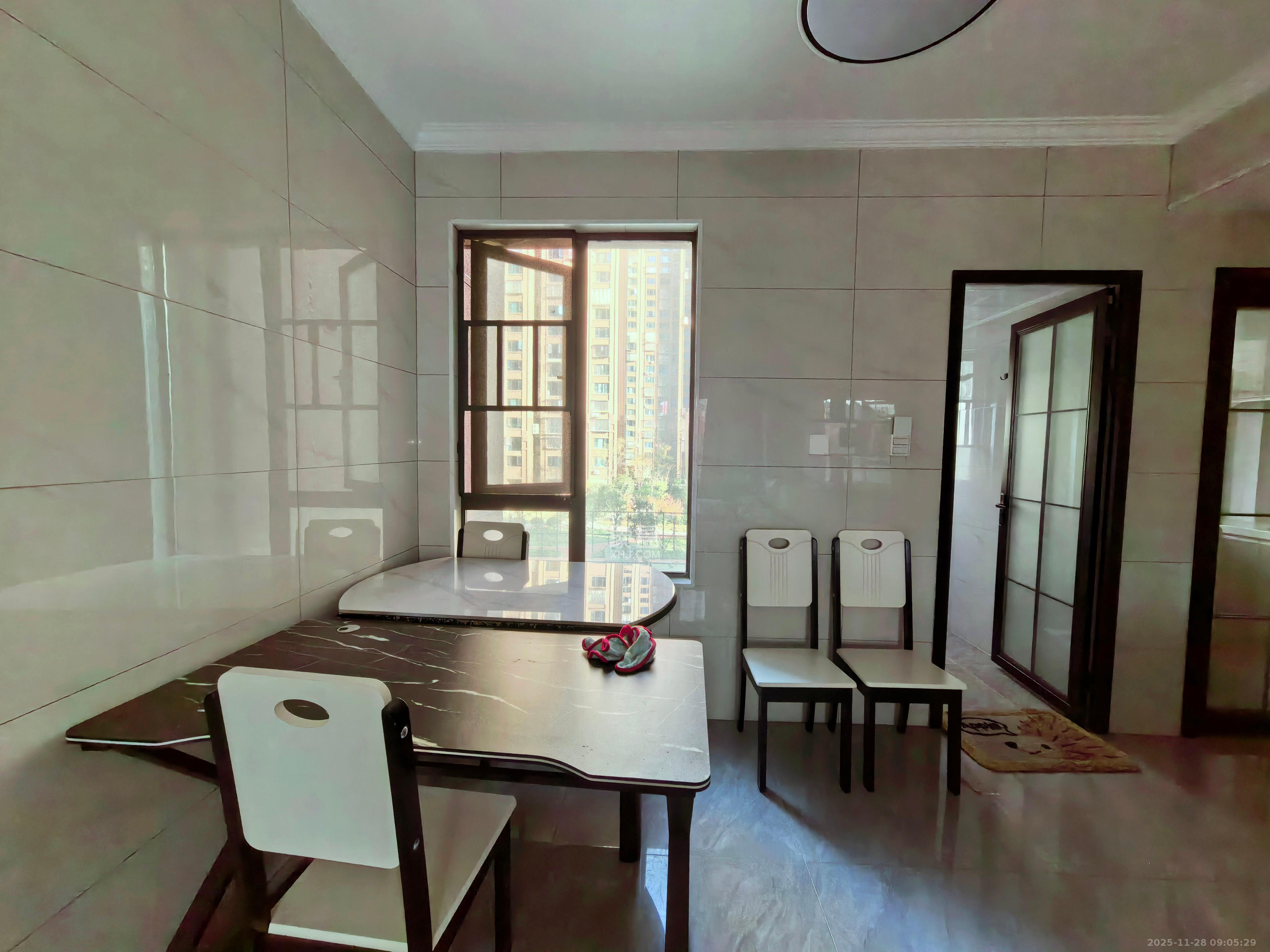 东合新苑 2室2厅1卫 2000.0元/月 东合新苑 2室2厅1卫 2000.0元/月室内图