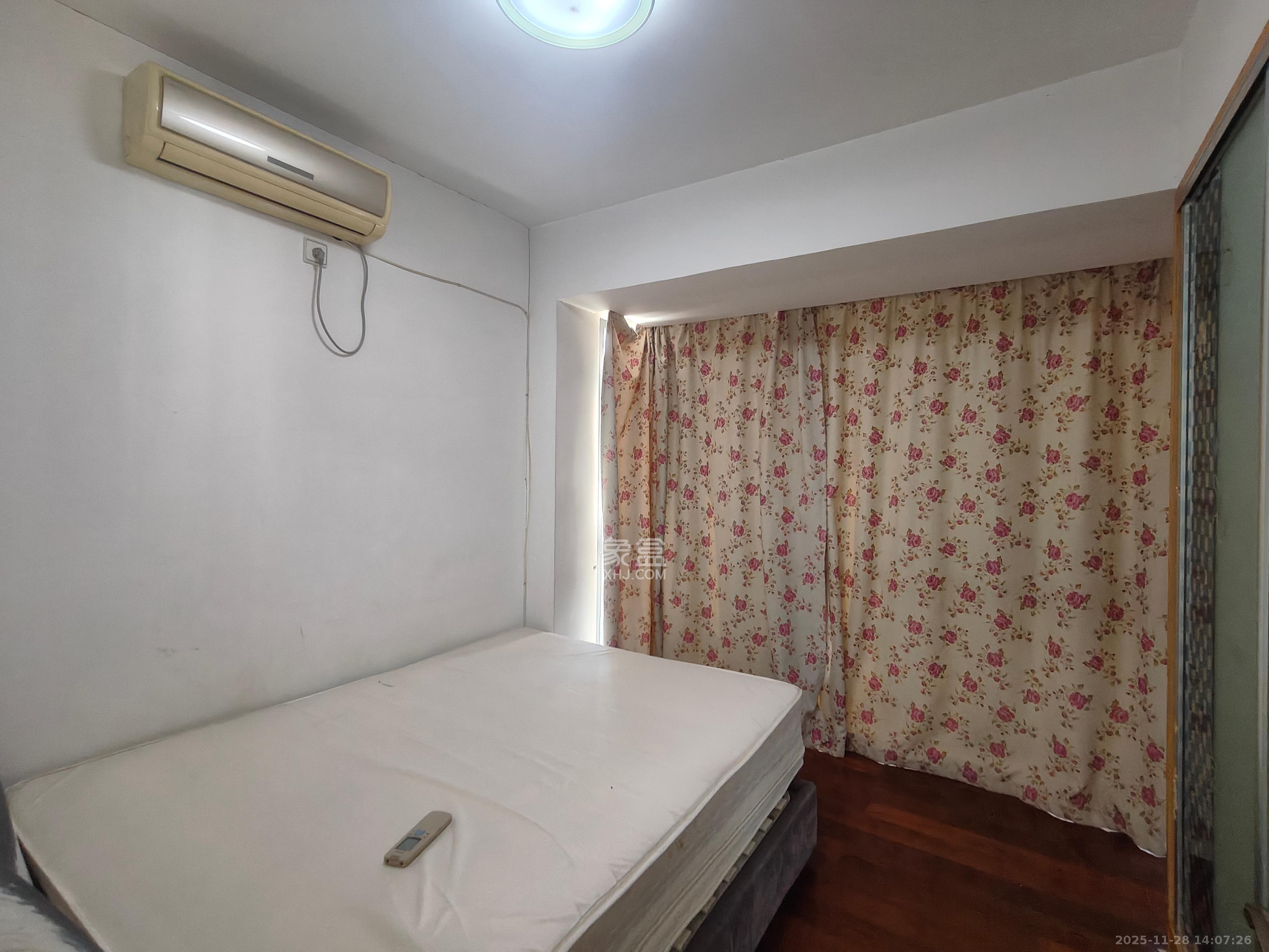 三万英尺 1室1厅1卫 2100.0元/月 三万英尺 1室1厅1卫 2100.0元/月室内图