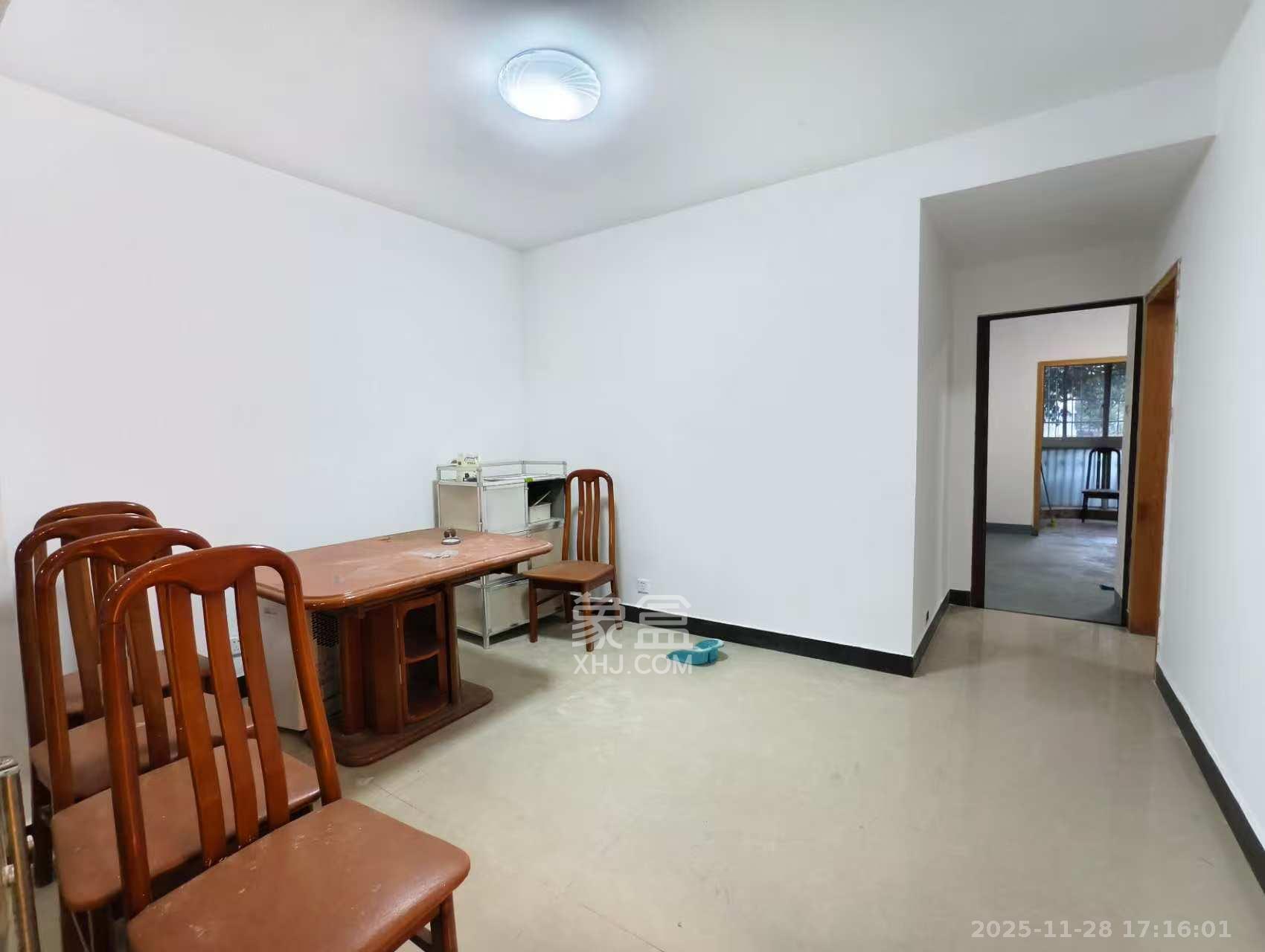 新世纪家园 3室2厅2卫 2500.0元/月 新世纪家园 3室2厅2卫 2500.0元/月室内图