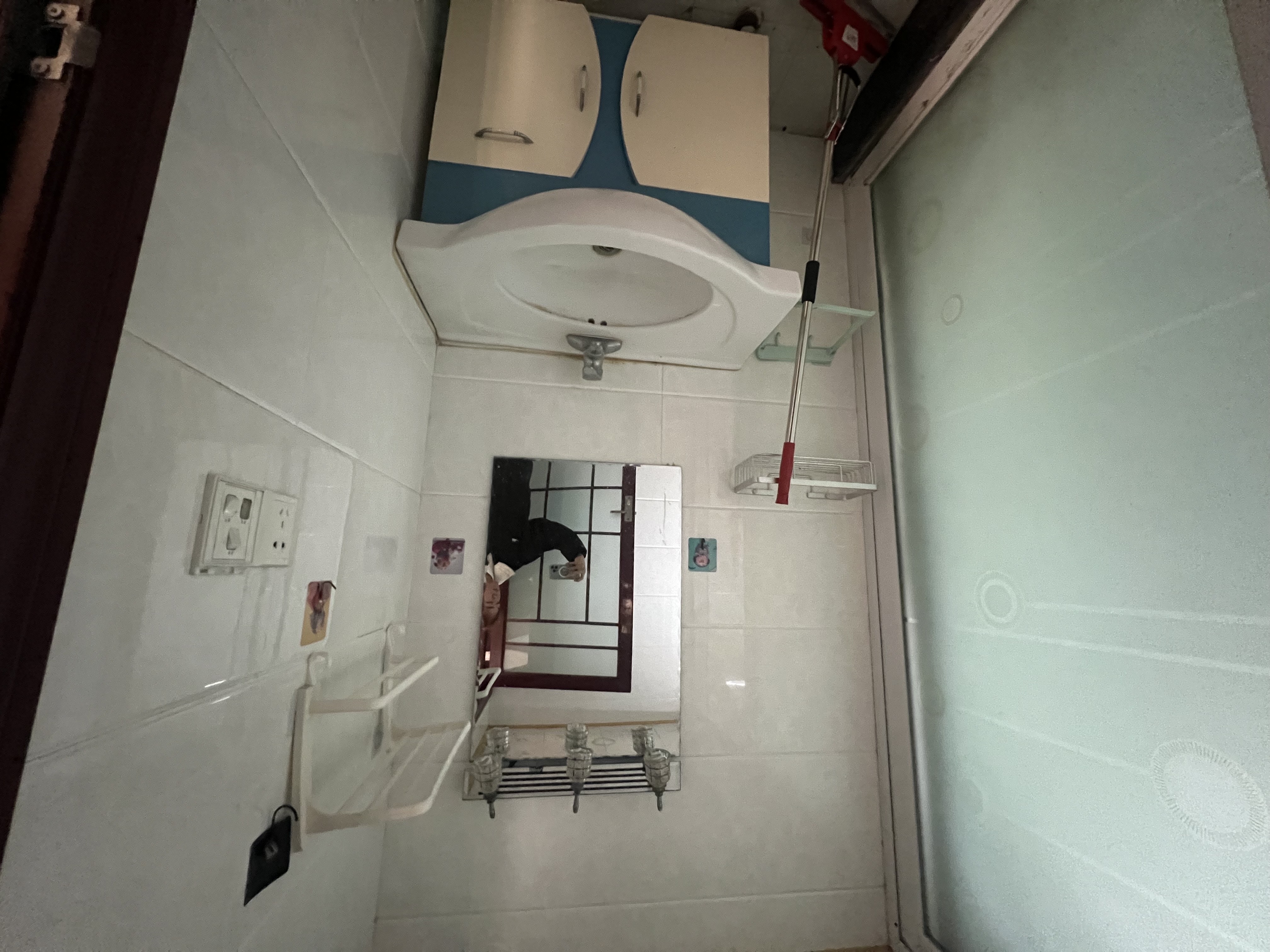 冠都现代城（冠都幸福彼岸）  3室2厅2卫    1700.0元/月室内图