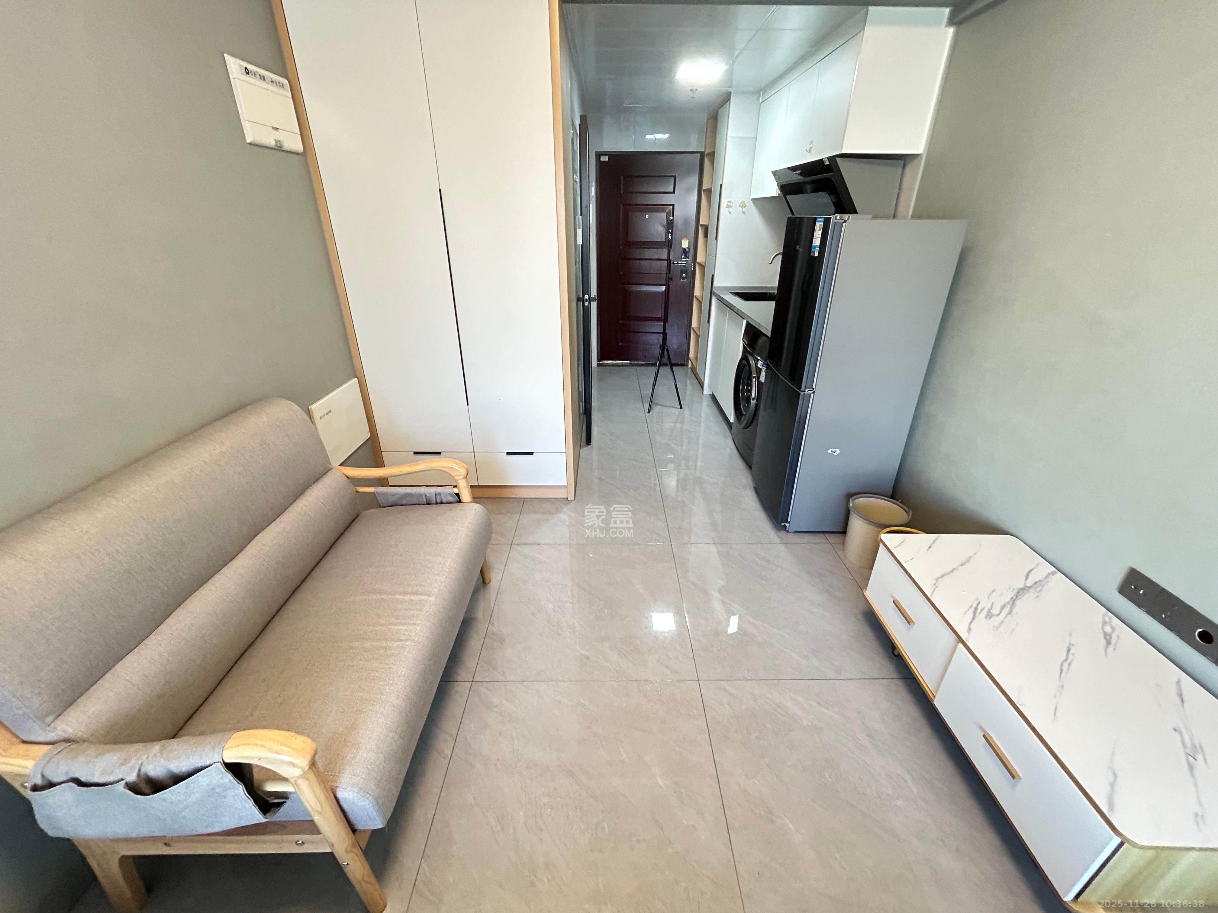 保利天禧EF区  1室1厅1卫    1500.0元/月室内图