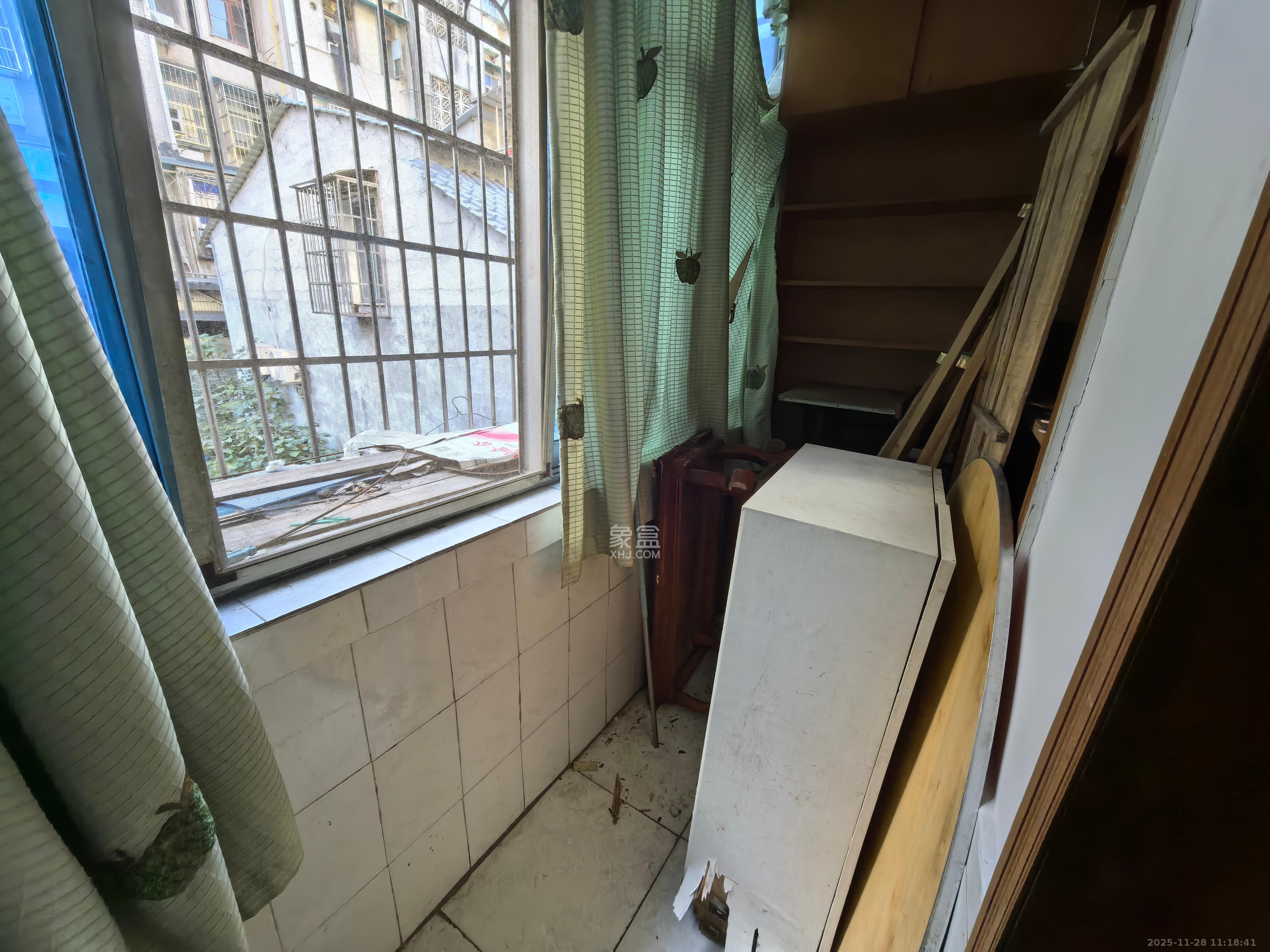 解放四村石子冲 3室1厅1卫 1400.0元/月 解放四村石子冲 3室1厅1卫 1400.0元/月室内图