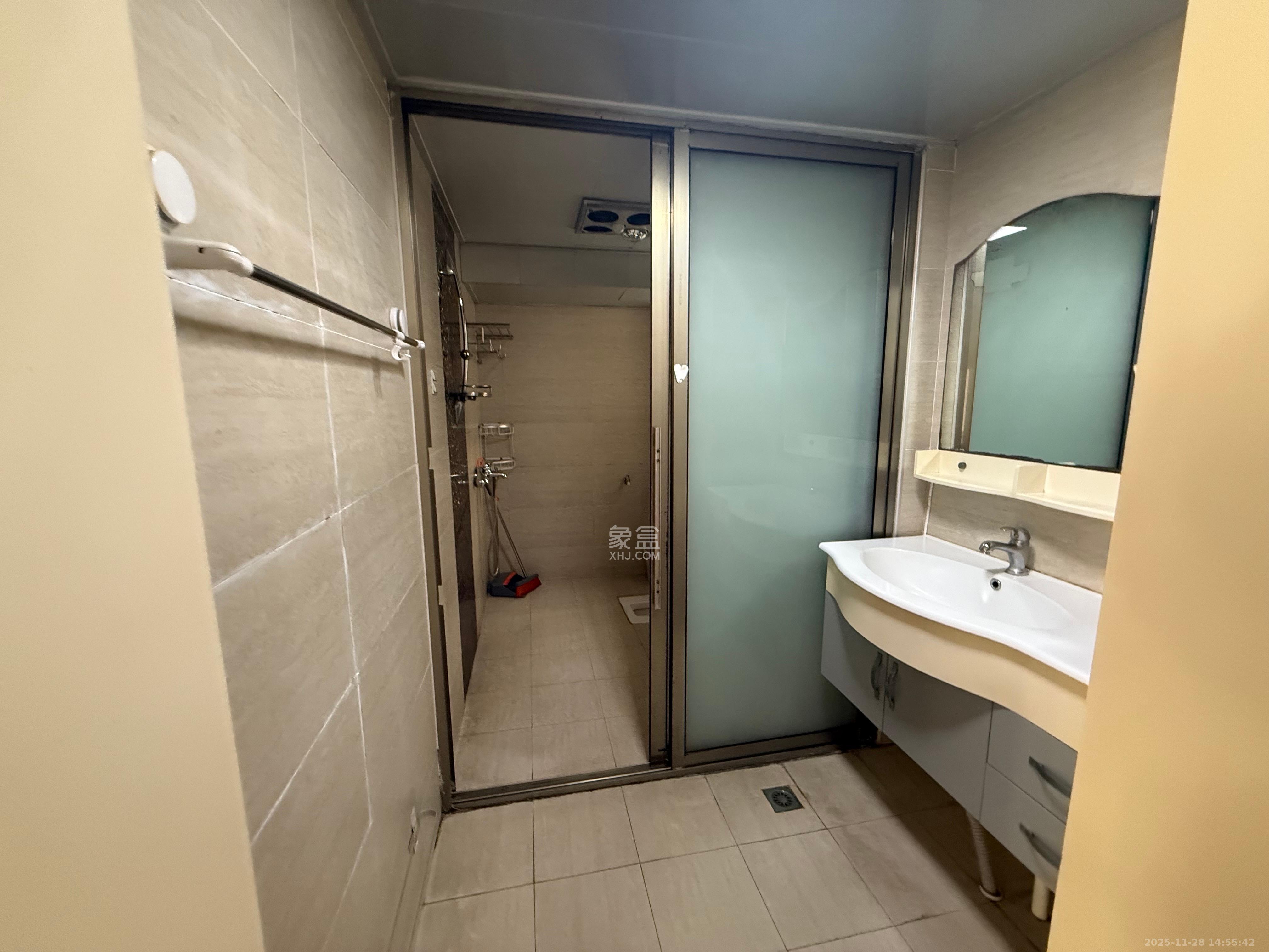 幸福里(幸福里一期) 3室2厅2卫 1800.0元/月 幸福里(幸福里一期) 3室2厅2卫 1800.0元/月室内图