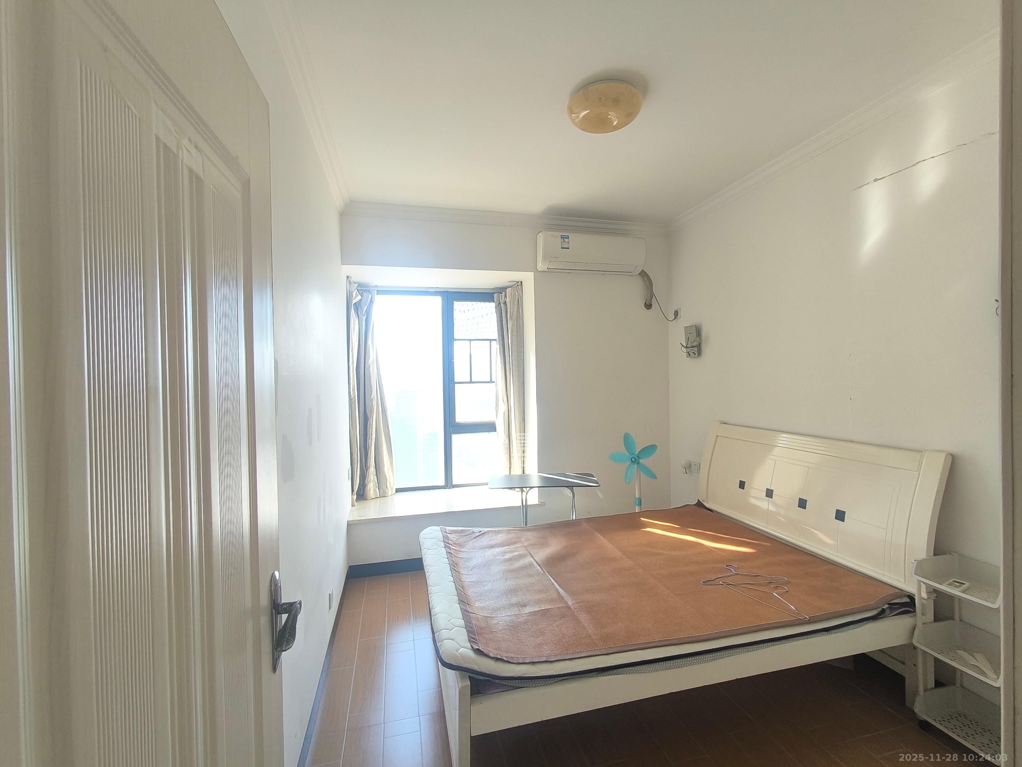 天健壹平方英里（天健芙蓉盛世二期）  4室2厅1卫    4500.0元/月室内图