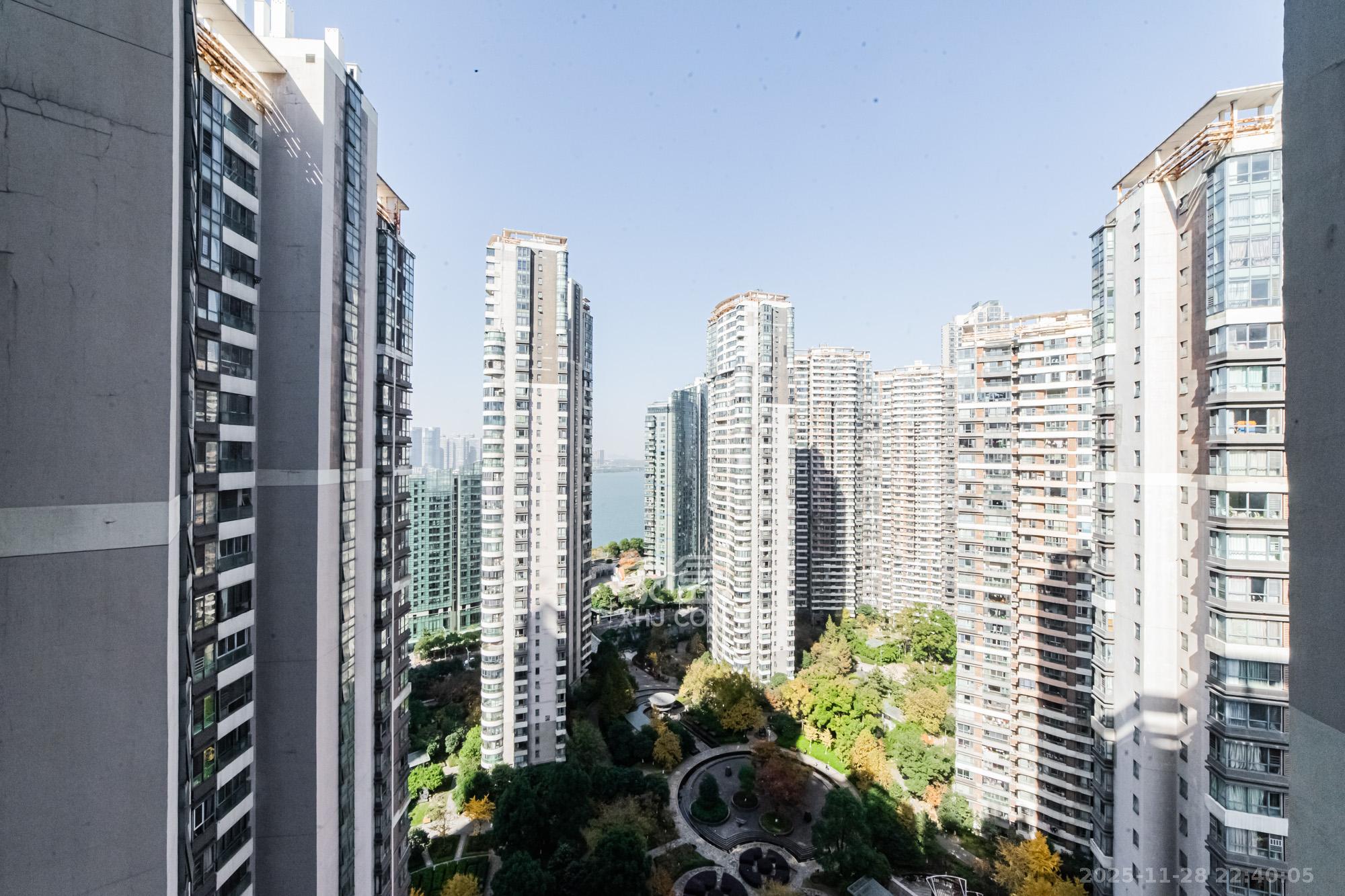 北辰三角洲D3区 3室2厅2卫 170.0万 北辰三角洲D3区 3室2厅2卫 170.0万其他