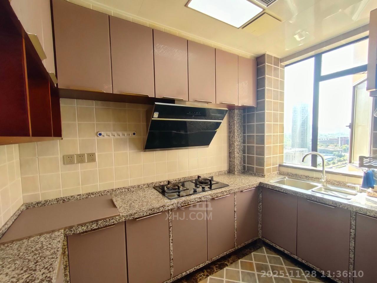 天泰家园 3室2厅2卫 1600.0元/月 天泰家园 3室2厅2卫 1600.0元/月室内图