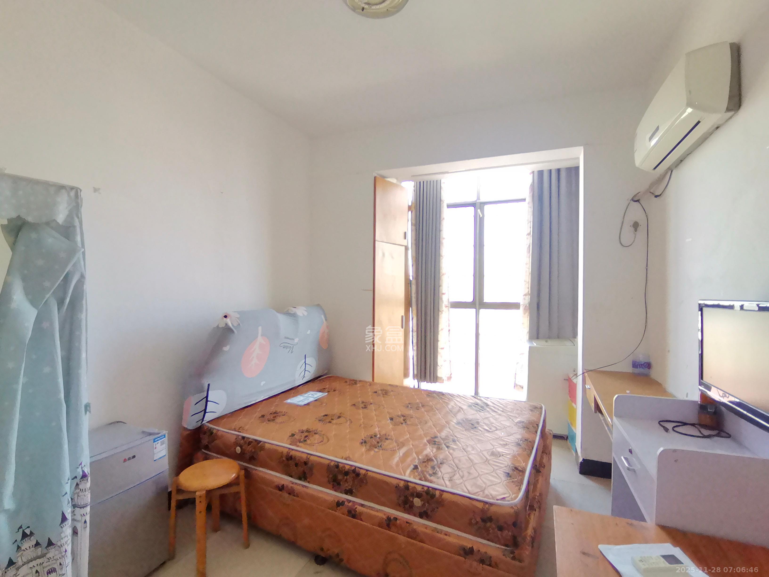 盛世康城  1室2厅1卫    700.0元/月