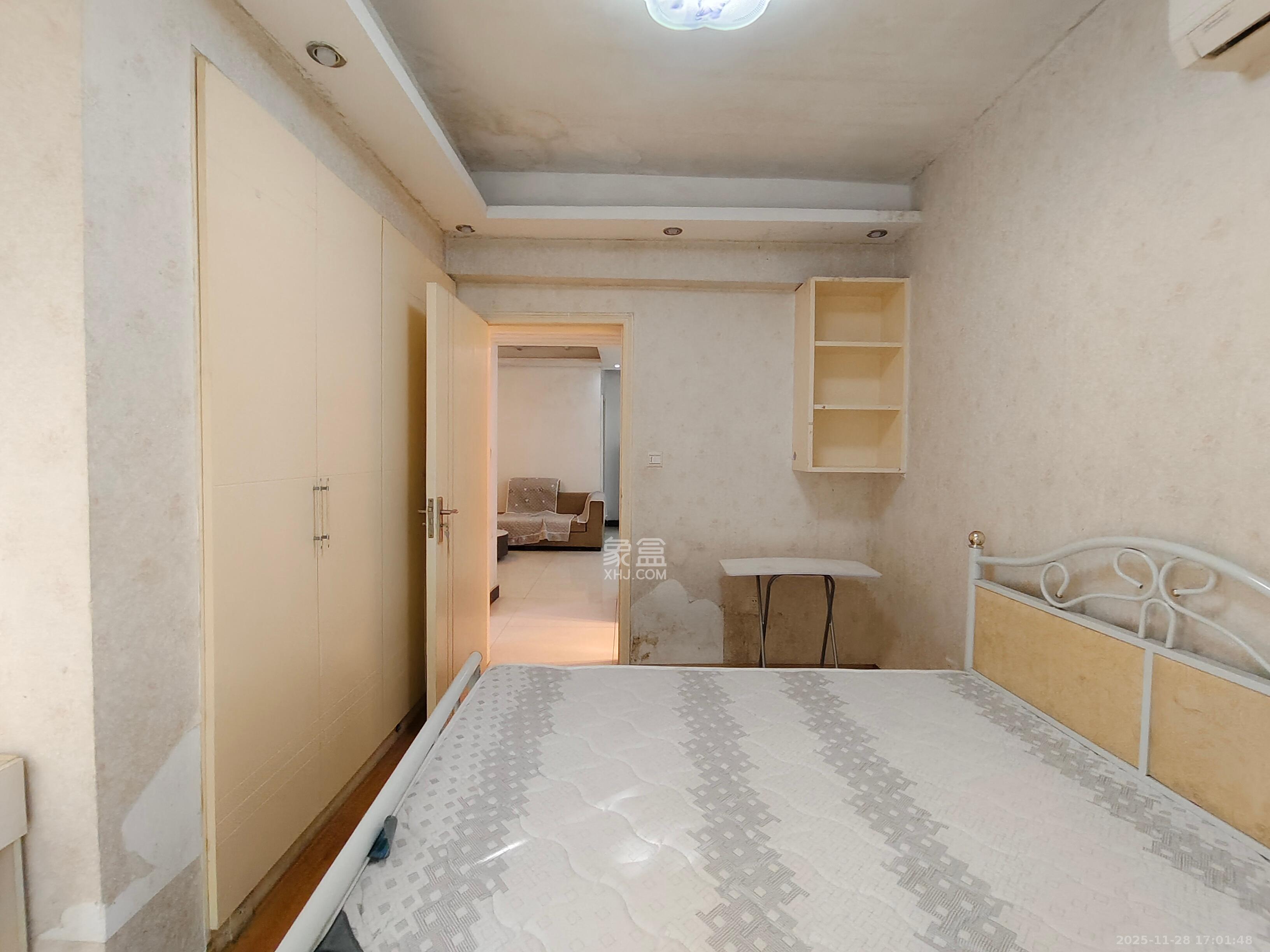 银港水晶城 2室2厅1卫 2000.0元/月 银港水晶城 2室2厅1卫 2000.0元/月室内图