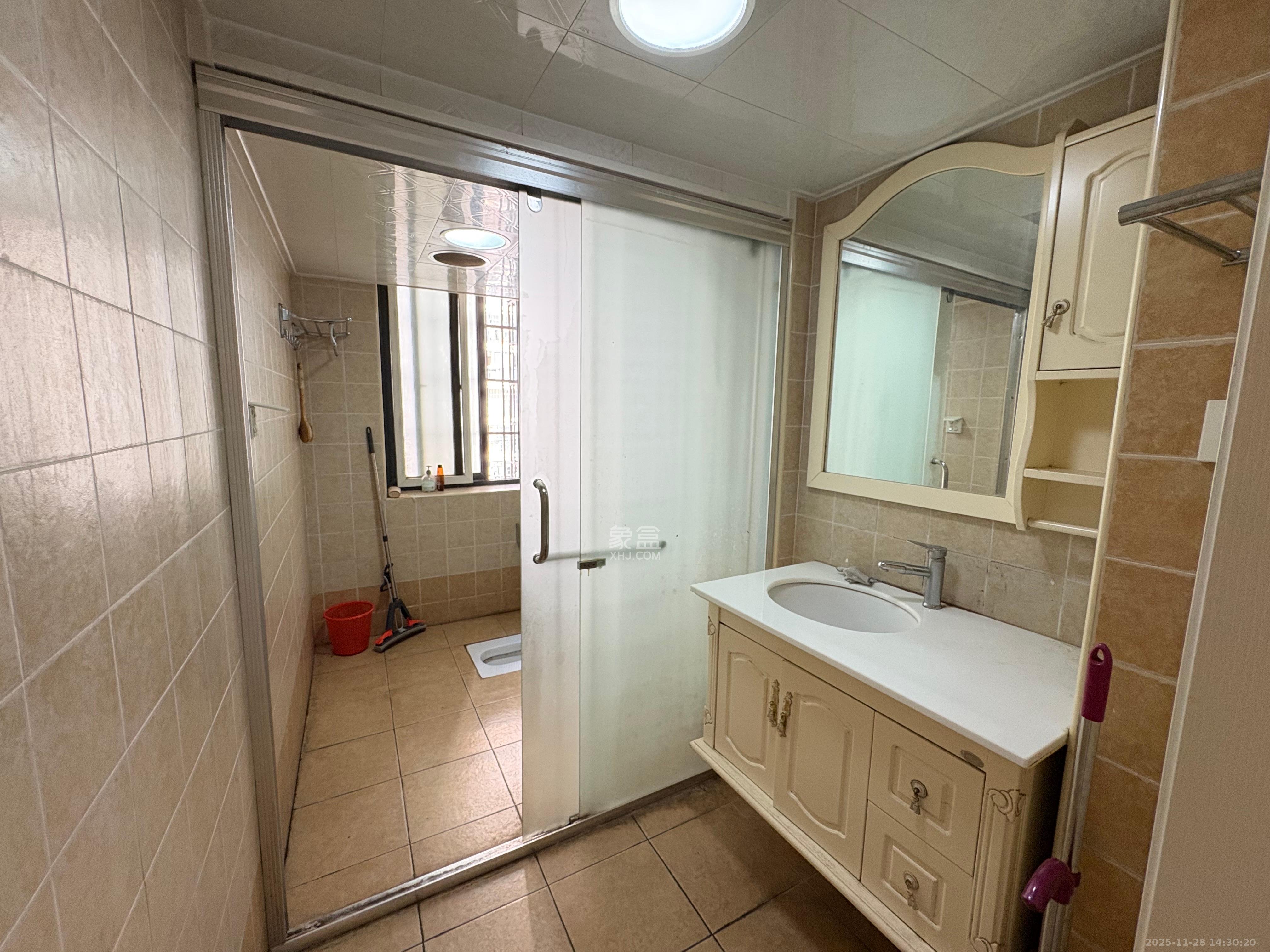 尚都花园城 4室2厅2卫 2600.0元/月 尚都花园城 4室2厅2卫 2600.0元/月室内图