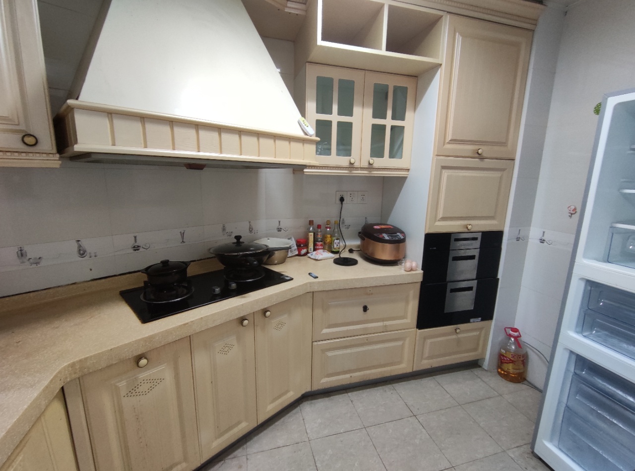 滨海贵族 3室2厅1卫 3500.0元/月 滨海贵族 3室2厅1卫 3500.0元/月室内图