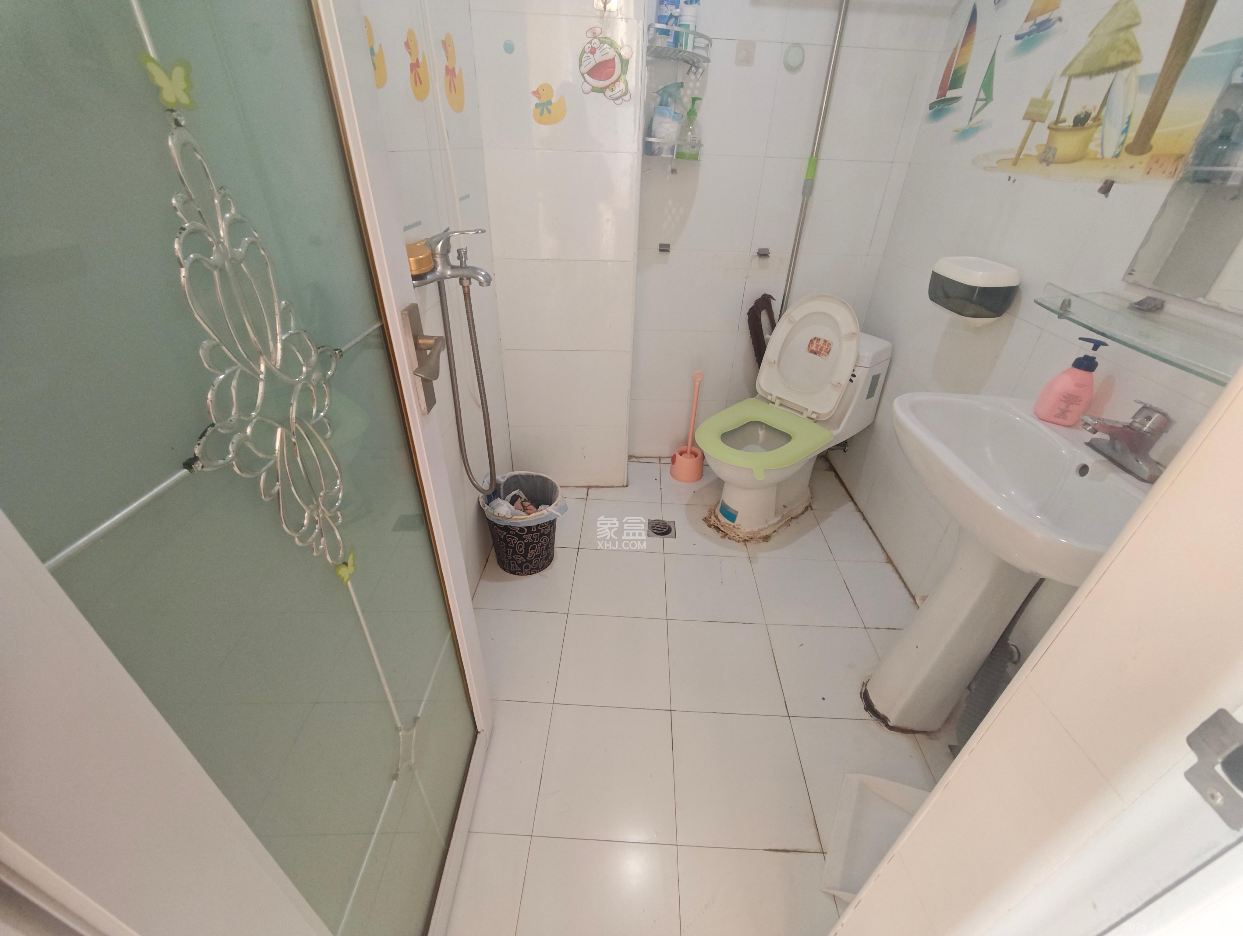 观园国际公寓 1室1厅1卫 1600.0元/月 观园国际公寓 1室1厅1卫 1600.0元/月室内图