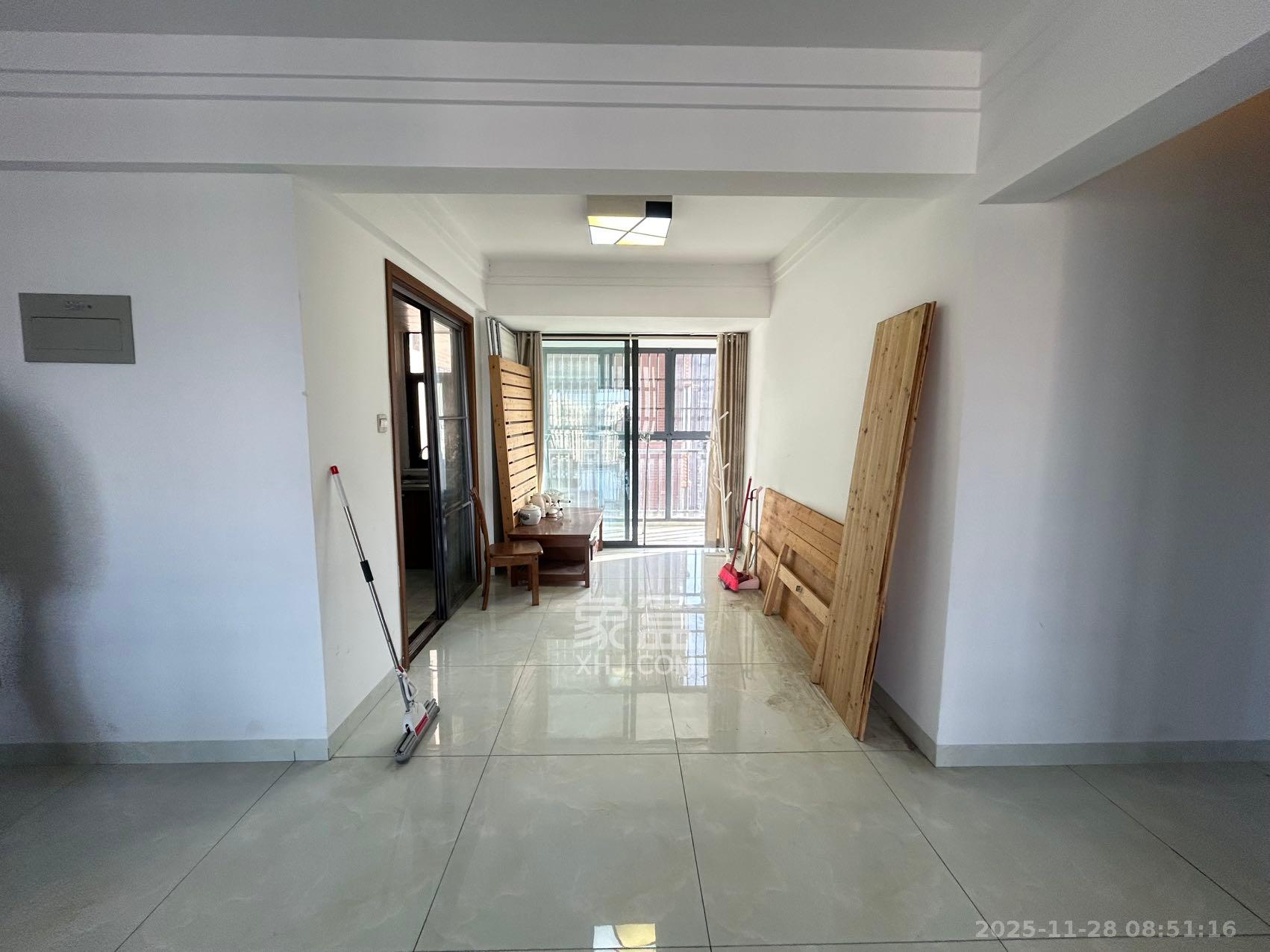 五矿格澜郡  4室2厅2卫    2500.0元/月