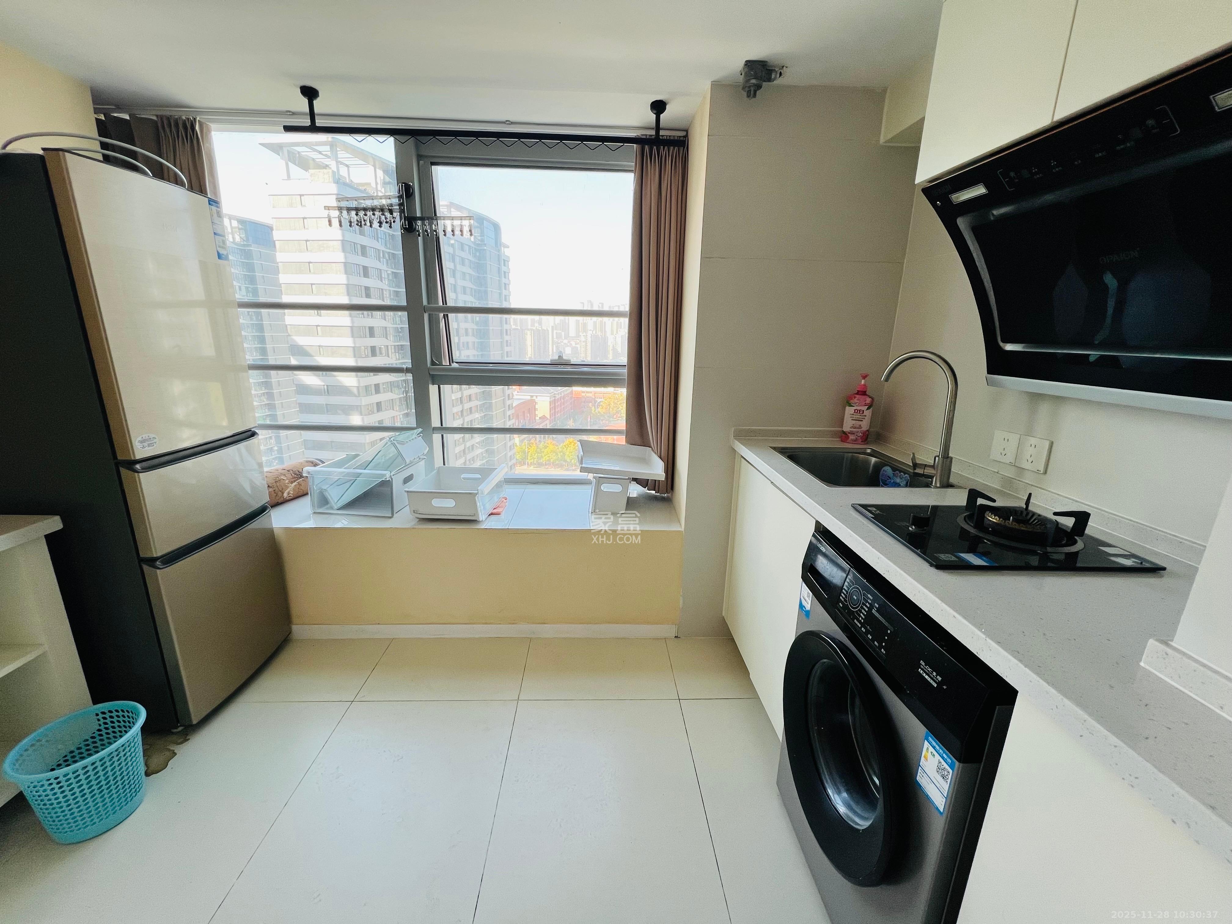 复地滨江金融中心  2室1厅1卫    2300.0元/月室内图