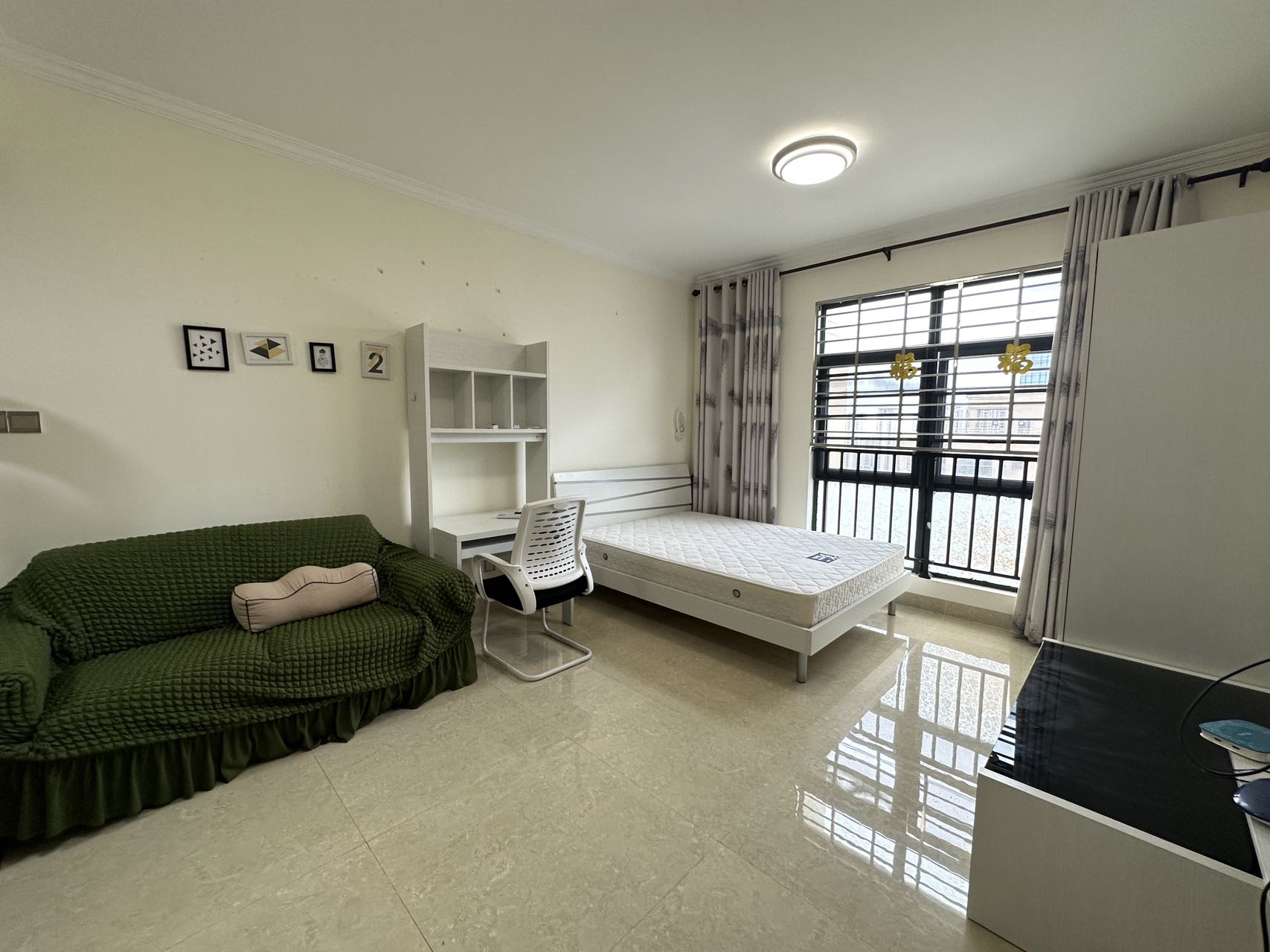 海阔天空-国瑞城四期(爵仕苑) 1室0厅1卫 2100.0元/月 海阔天空-国瑞城四期(爵仕苑) 1室0厅1卫 2100.0元/月室内图