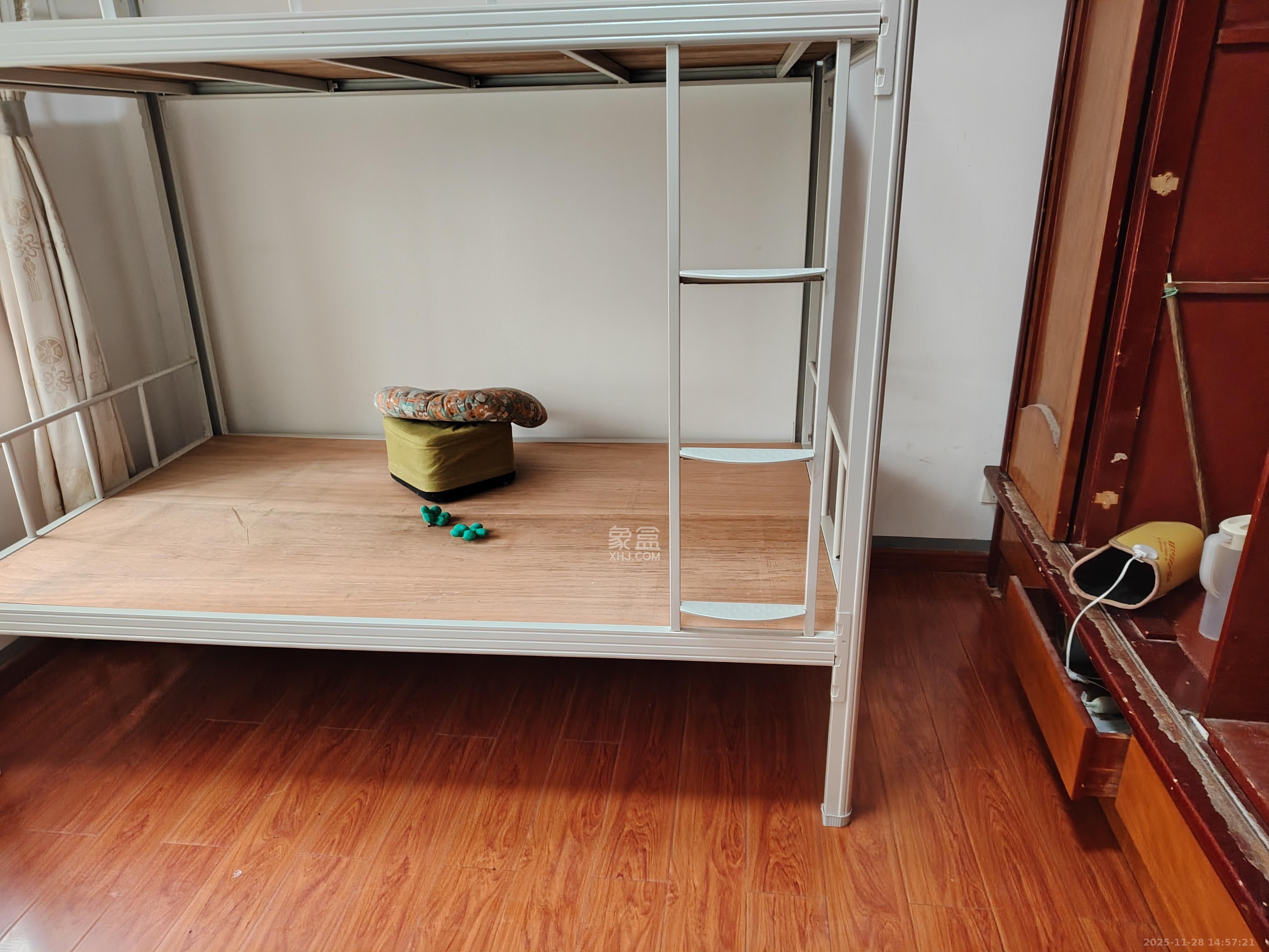 岳华嘉园  3室2厅2卫    2000.0元/月室内图