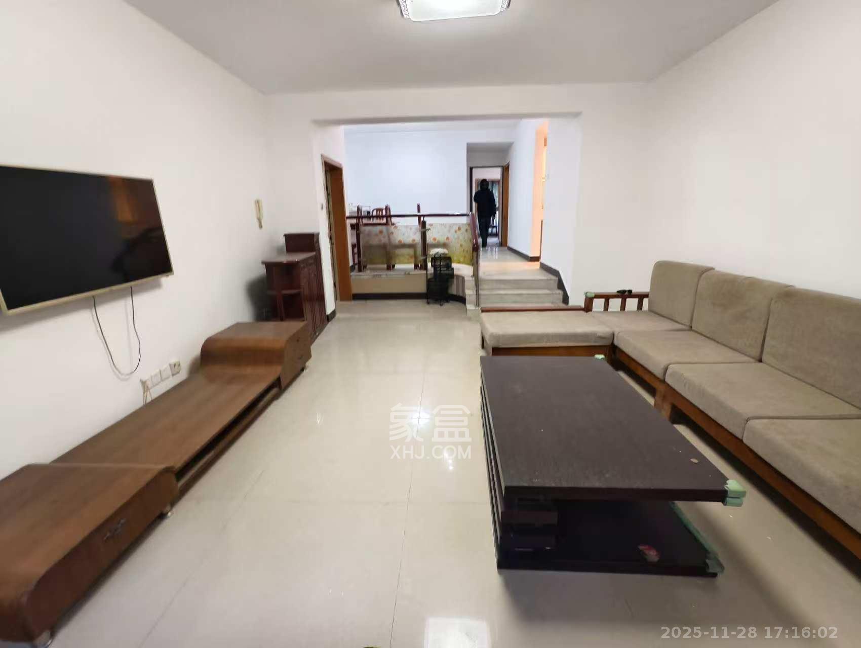 新世纪家园 3室2厅2卫 2500.0元/月 新世纪家园 3室2厅2卫 2500.0元/月室内图